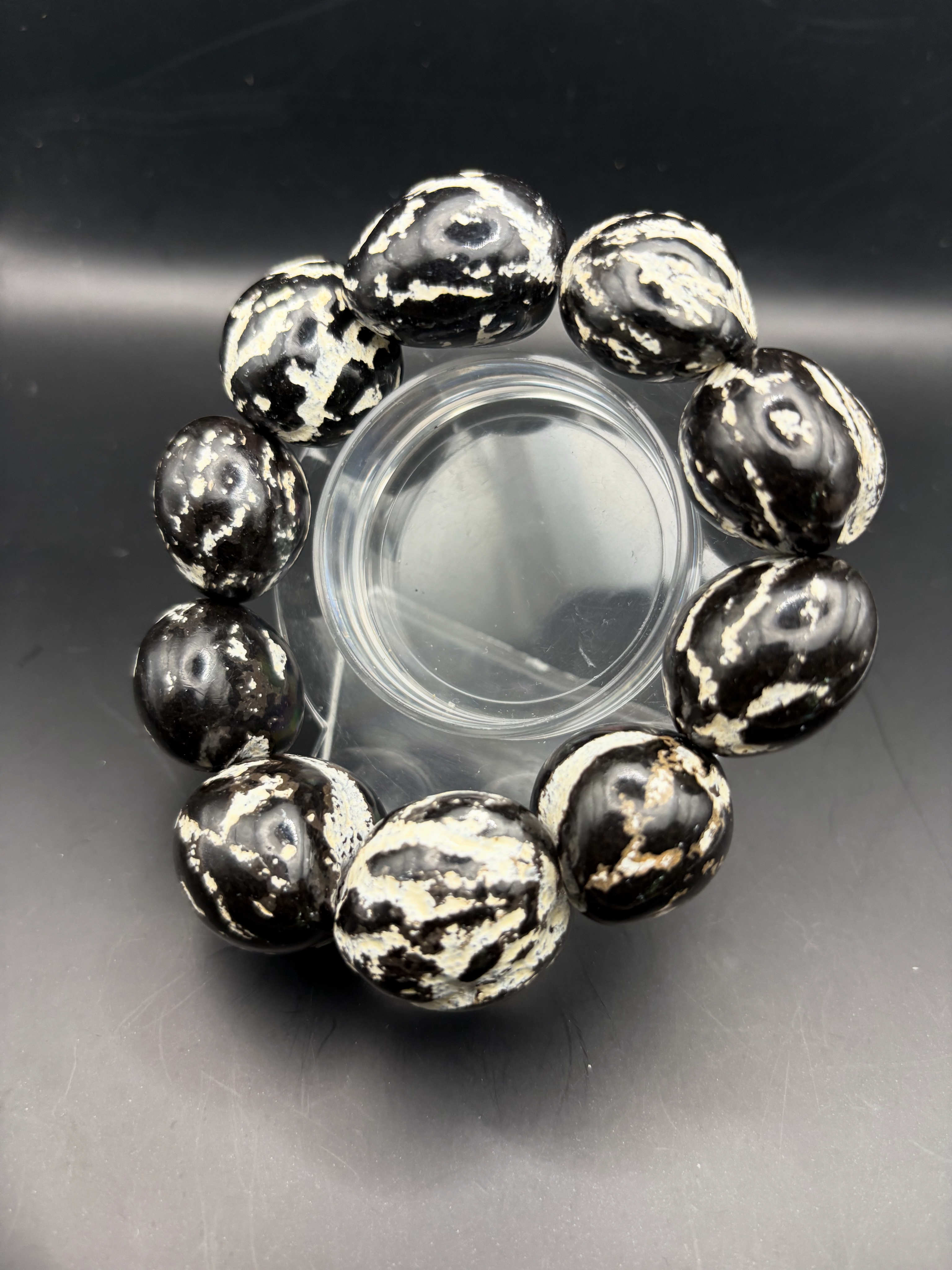 Black and White Ku Kui nut Bracelet