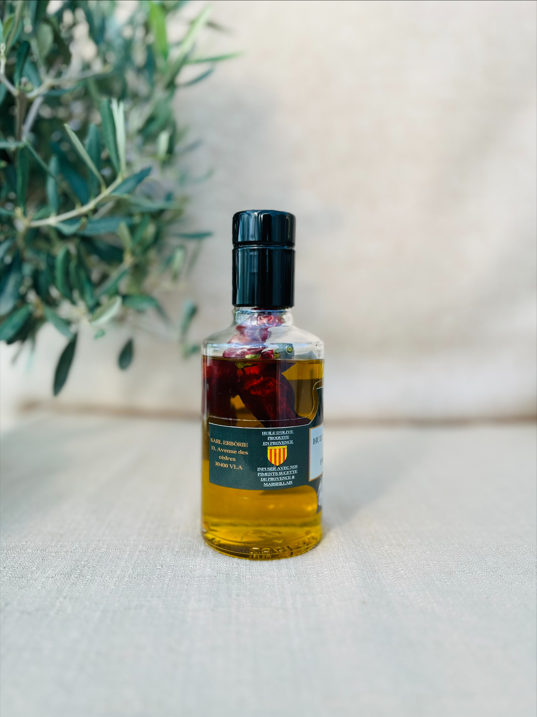Huile d'Olive Vierge Extra Infusée aux piments de Provence.