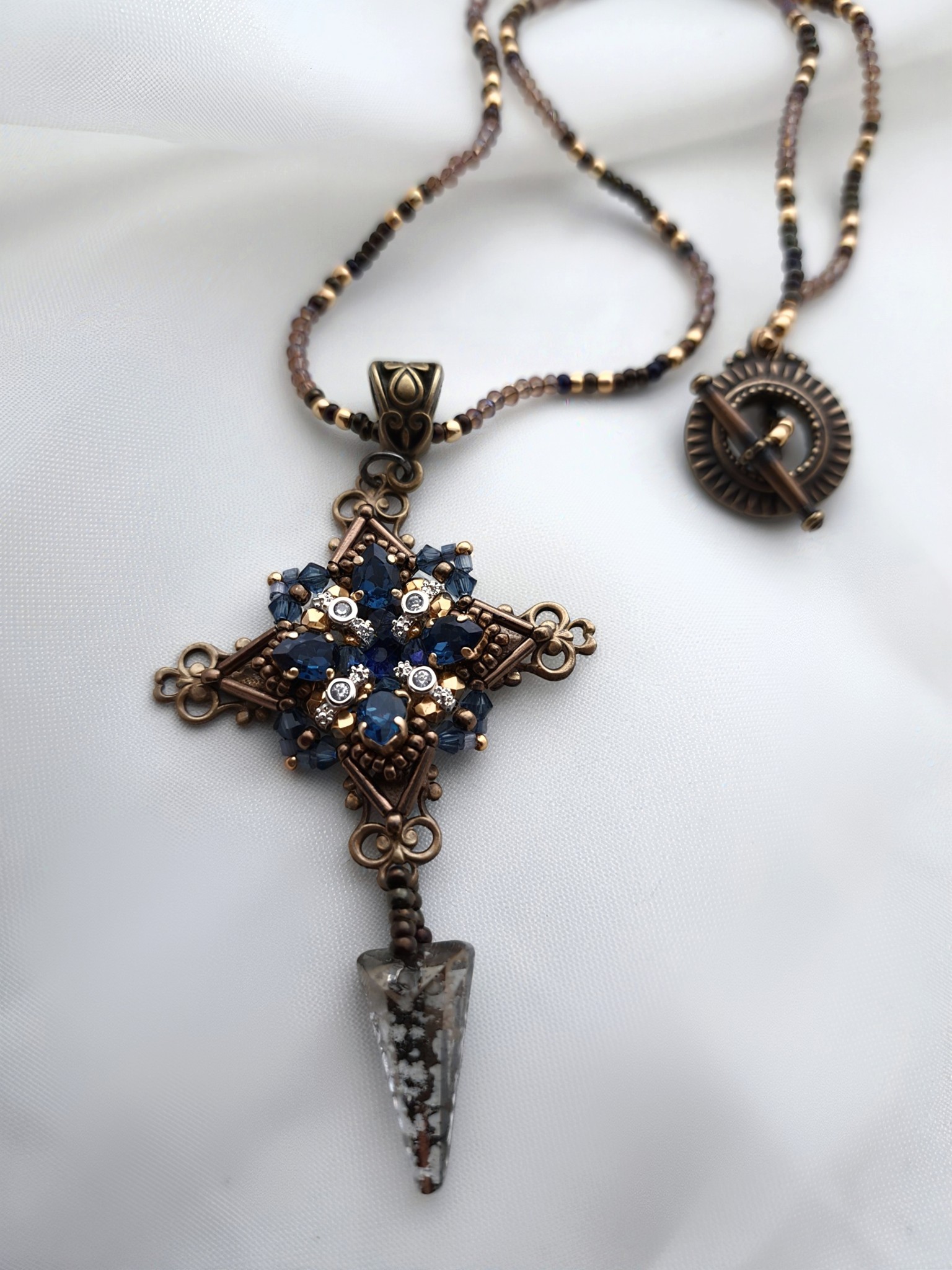 🖤 Kaklo papuošalas „Embrasse“