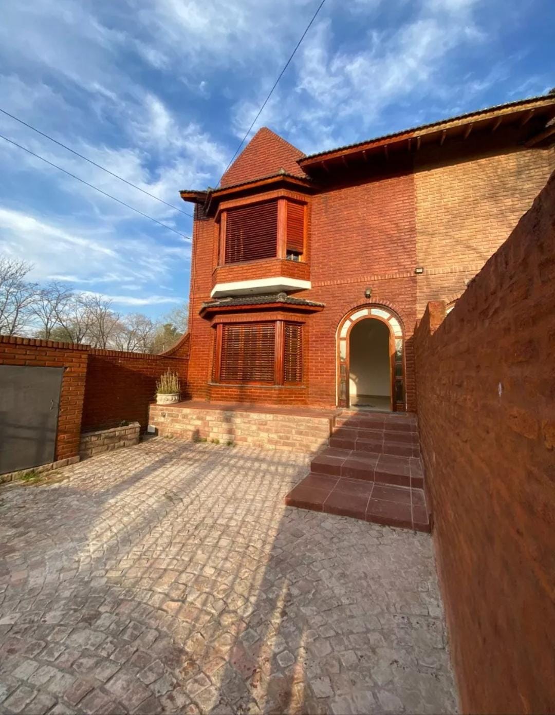 Chalet En Venta. Cañuelas.