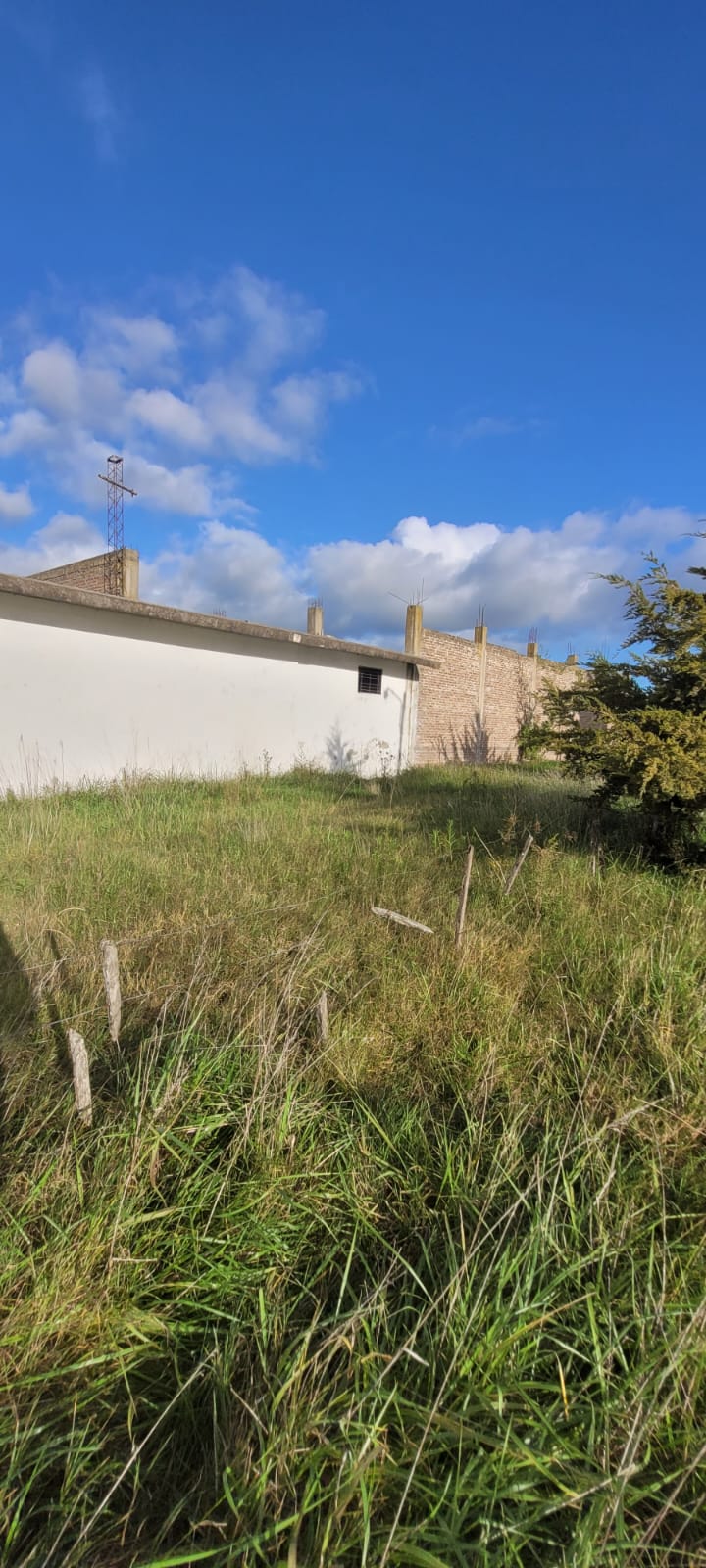 Galpon con casa en udaondo ideal emprendimientos rurales