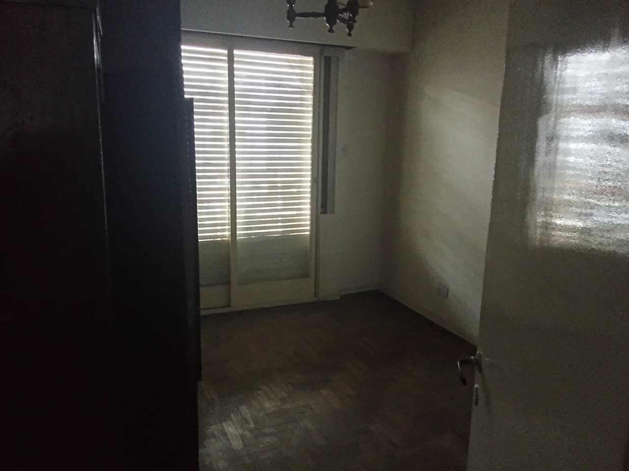 Departamento de 3 ambientes en Ramos Mejía centro.