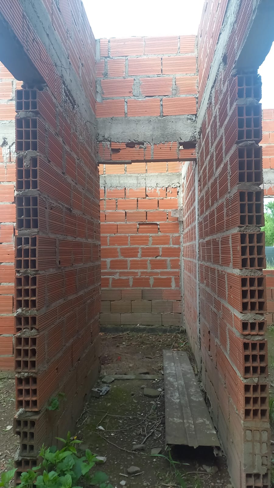 CASA A TERMINAR EN MARCOS PAZ/EL MORO