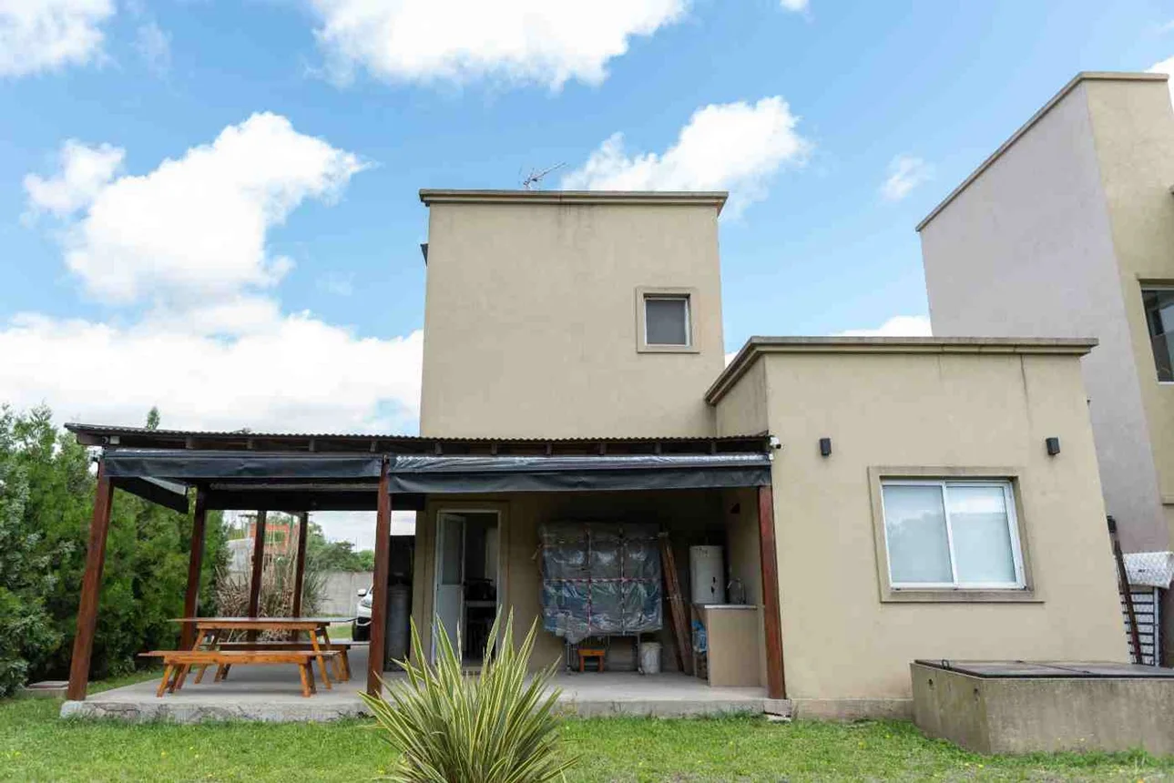 CASA EN LAGUNA AZUL EZEIZA APTO CREDITO