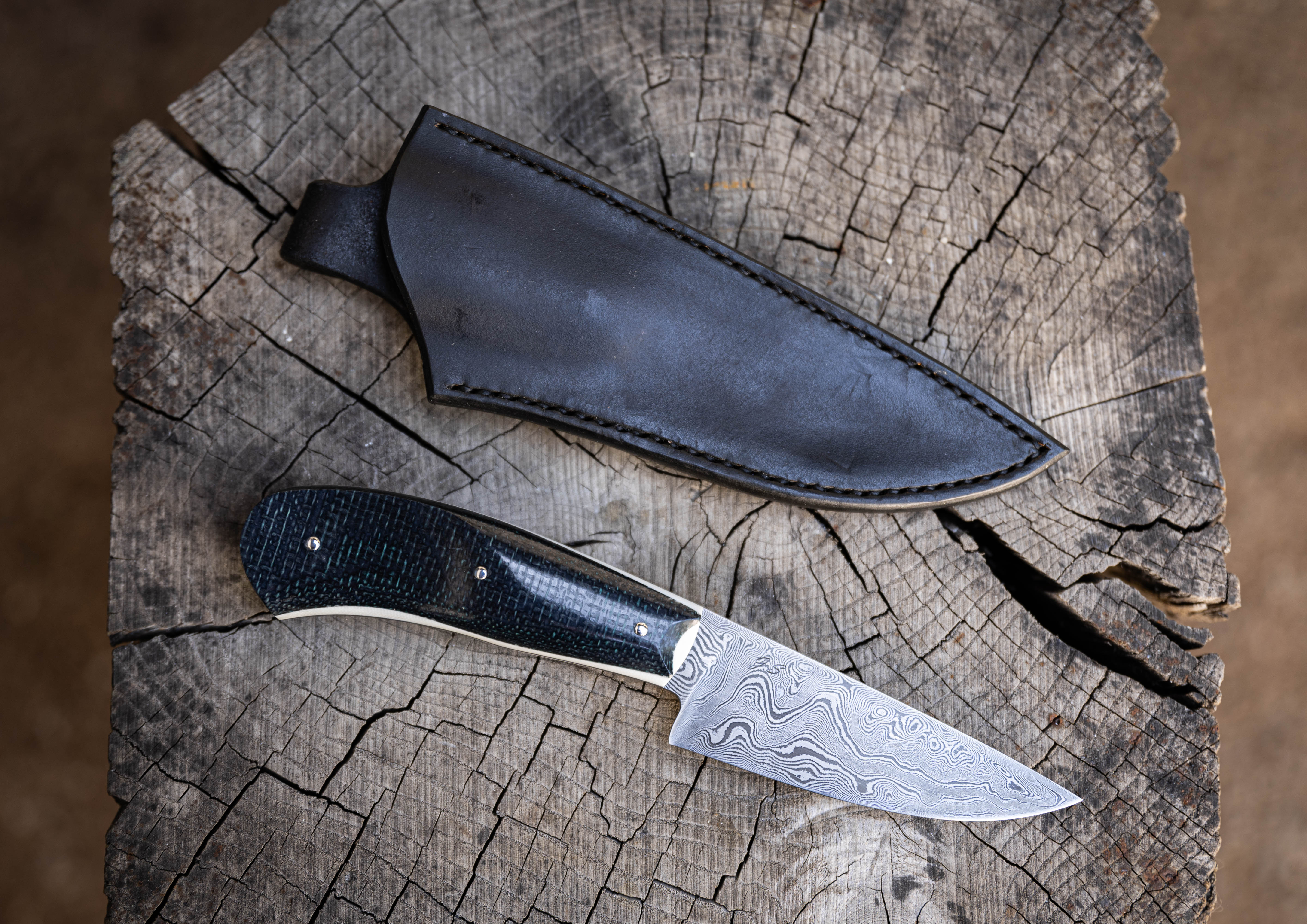 Couteau en acier multicouches