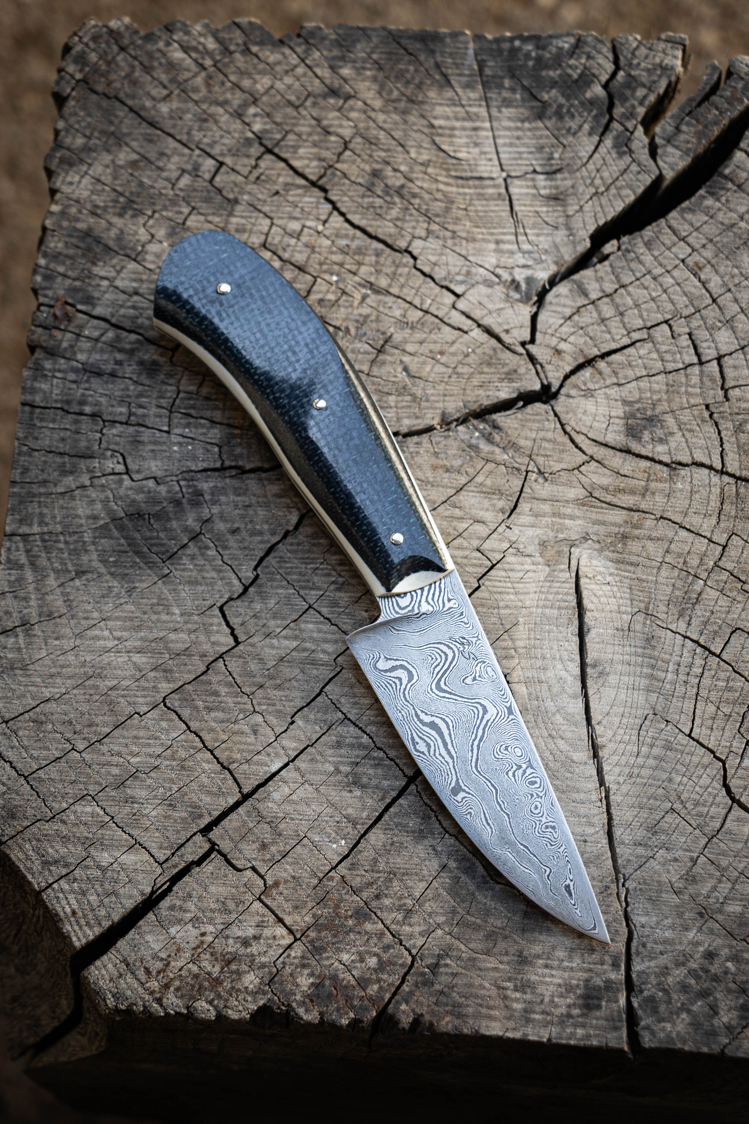 Couteau en acier multicouches