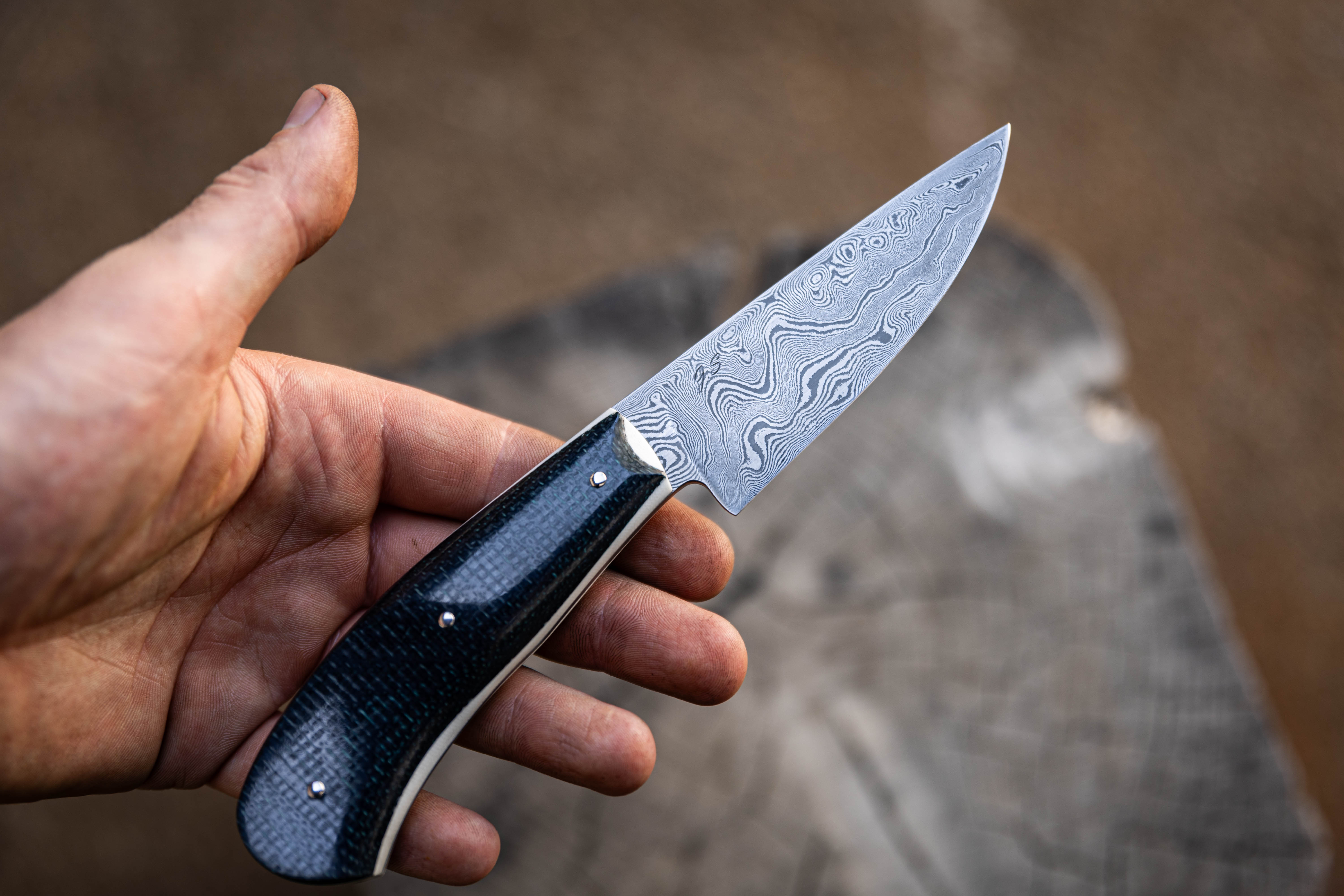 Couteau en acier multicouches