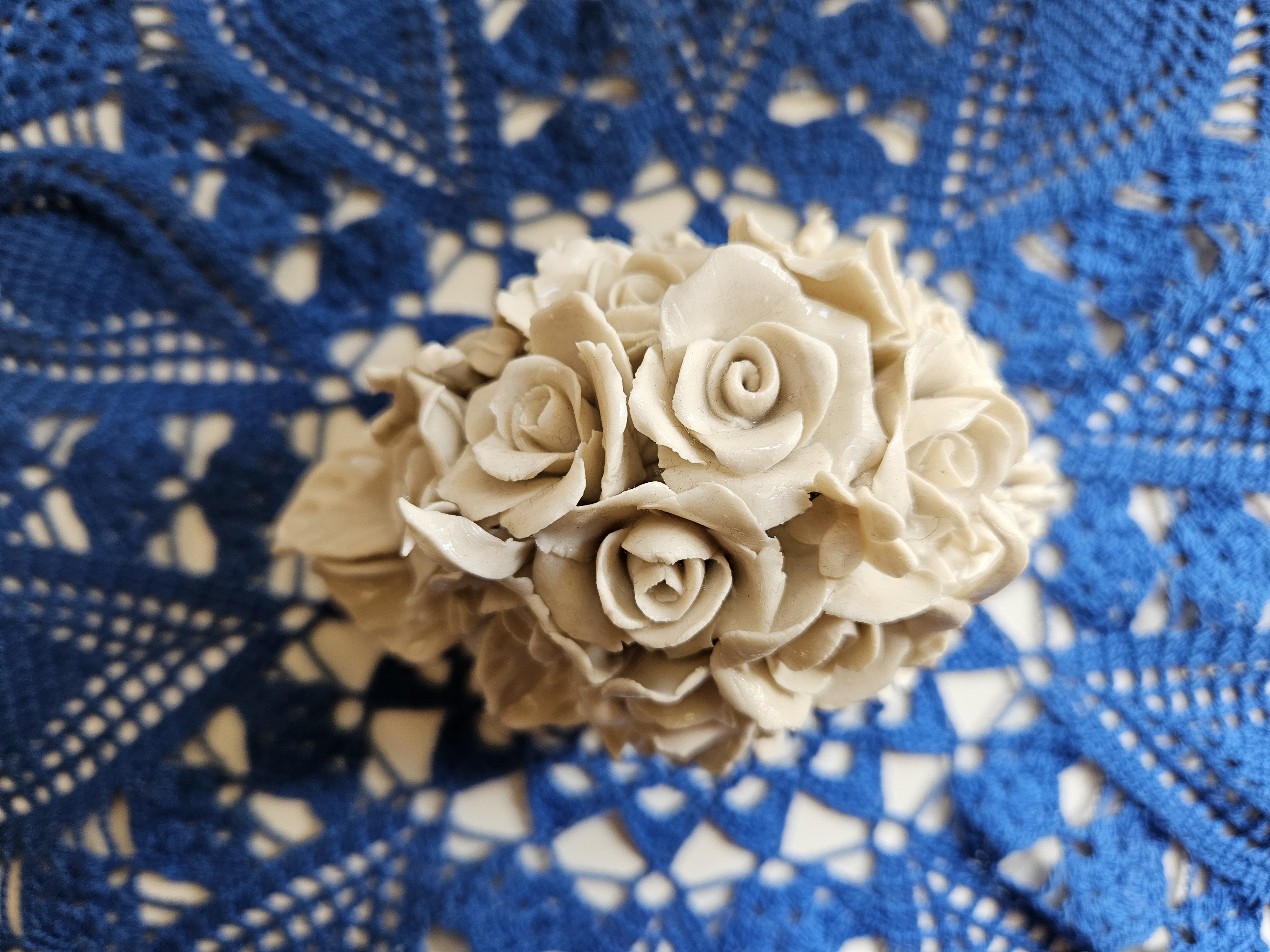 Bouquet di Fiori in Porcellana - Composizione Floreale Artigianale