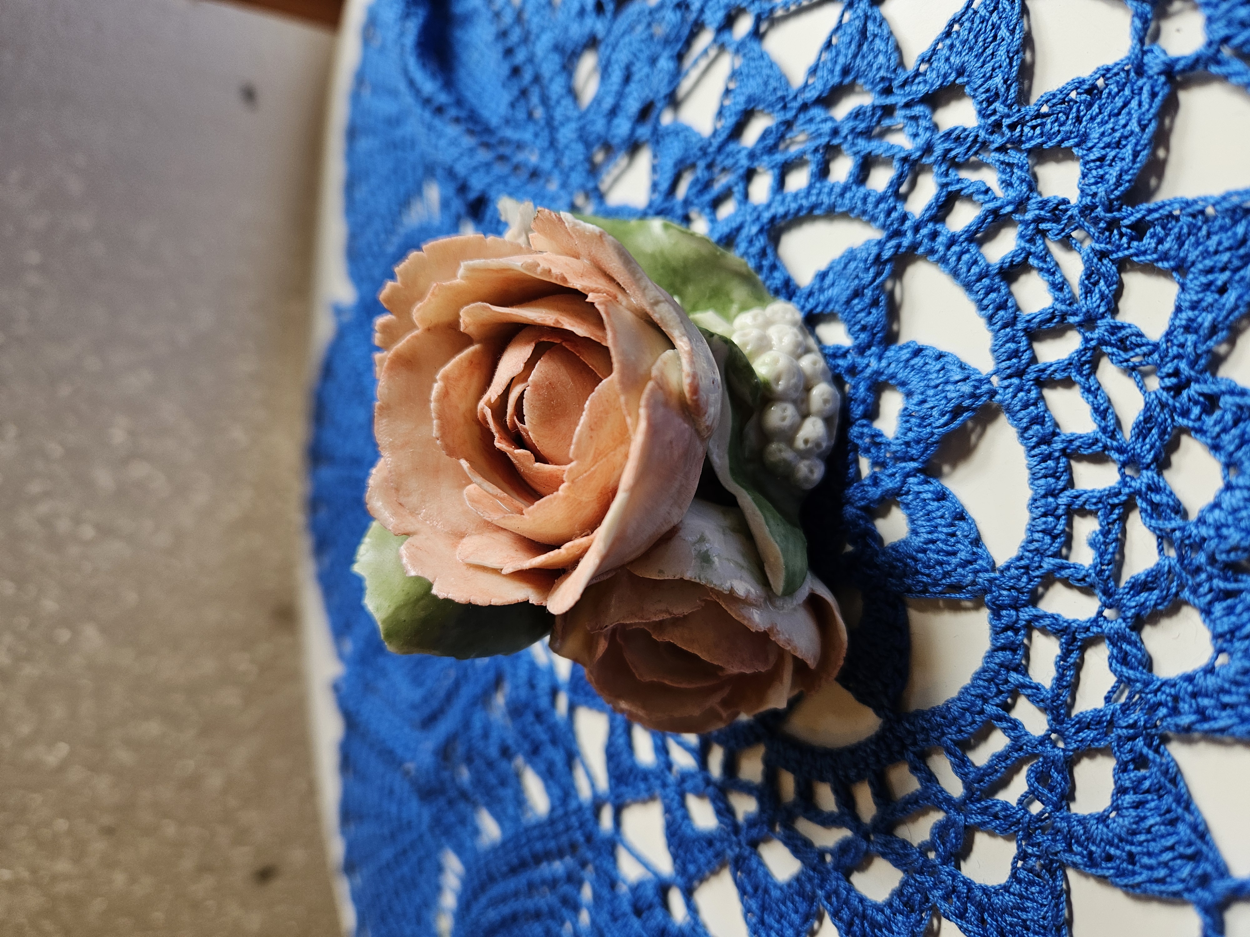 Coppia di Rose Artigianali in Porcellana