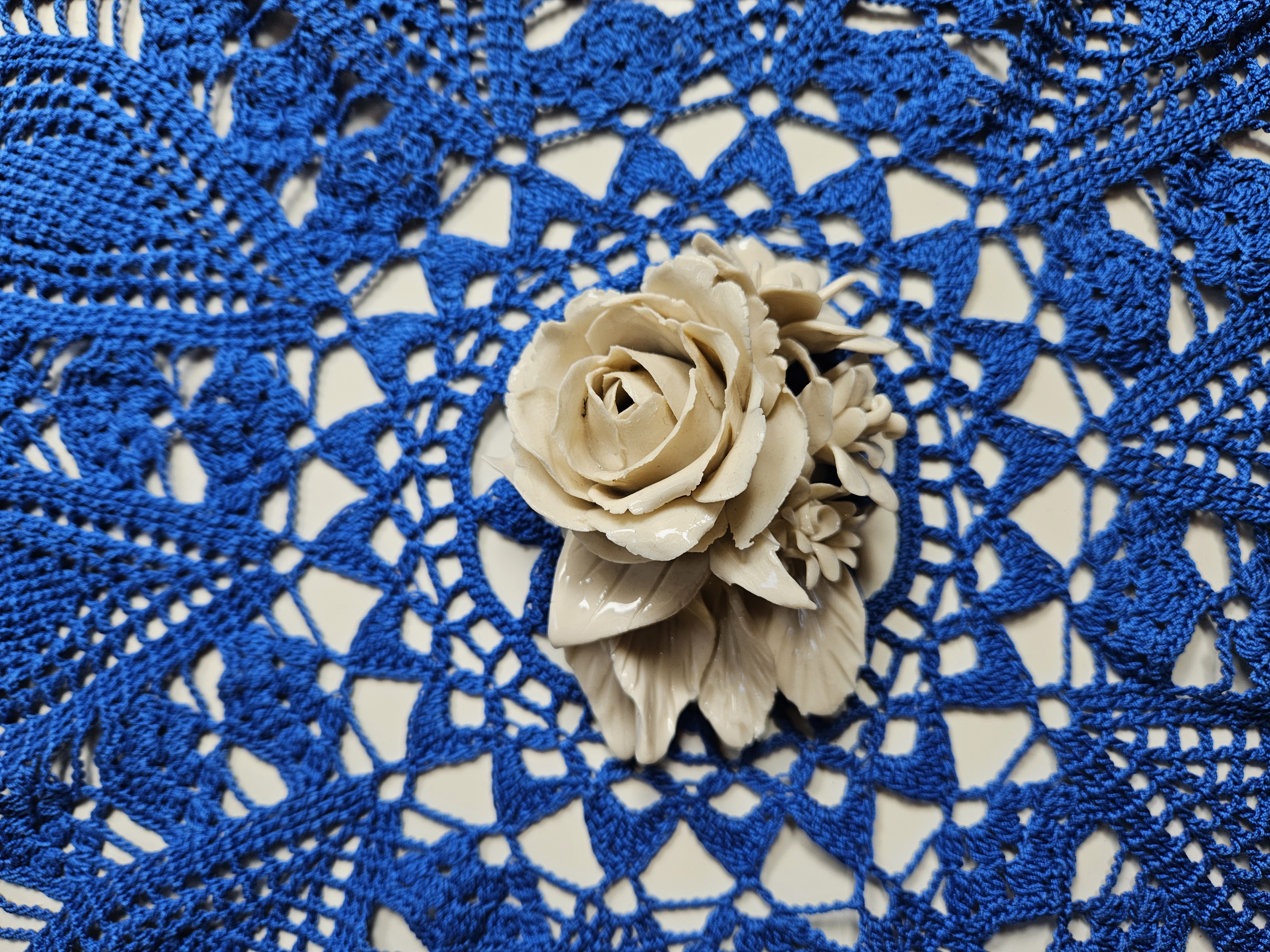 Bocciolo Eterno - Dettaglio Floreale in Porcellana