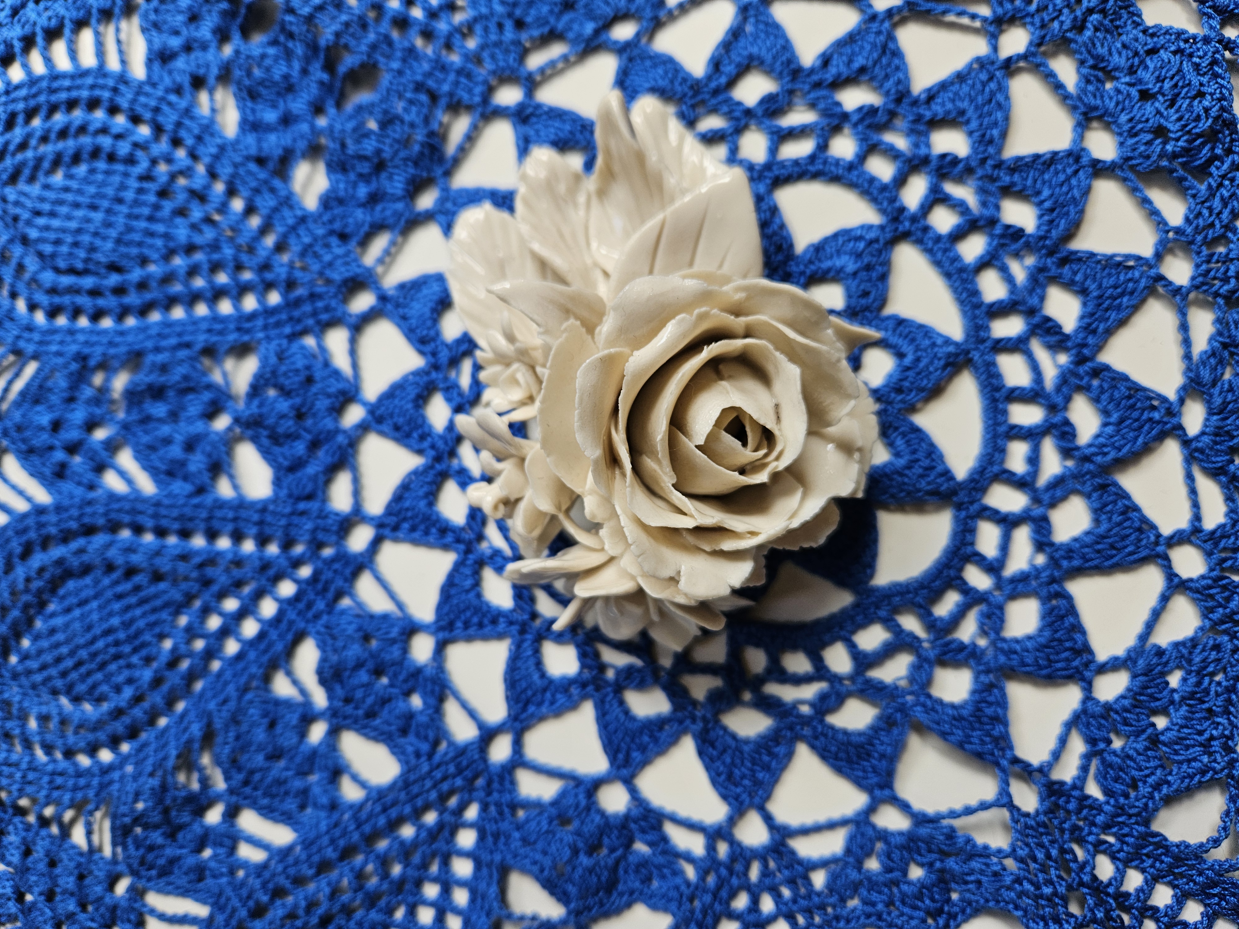 Bocciolo Eterno - Dettaglio Floreale in Porcellana