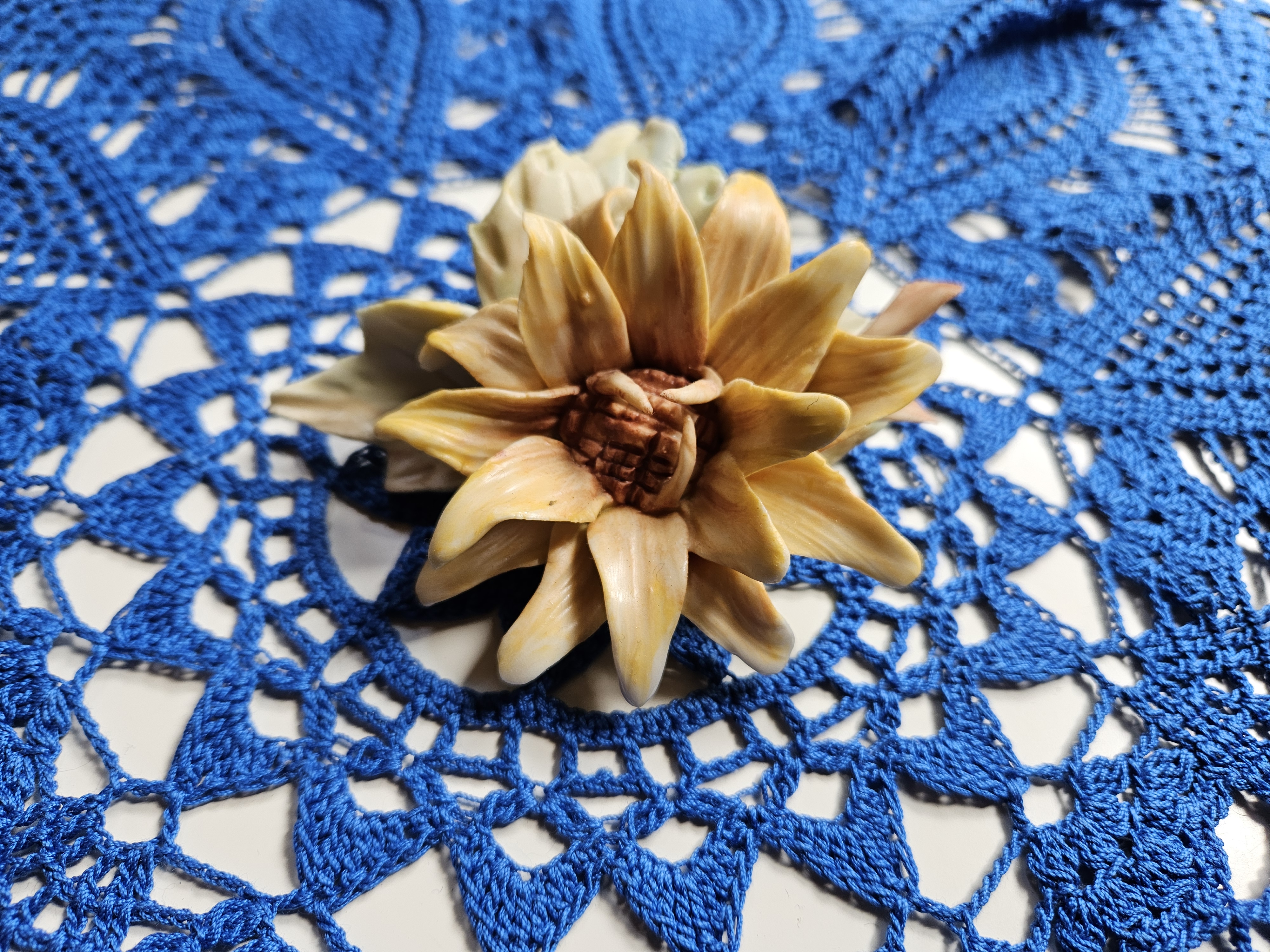 Fiore Solare - Scultura in Porcellana