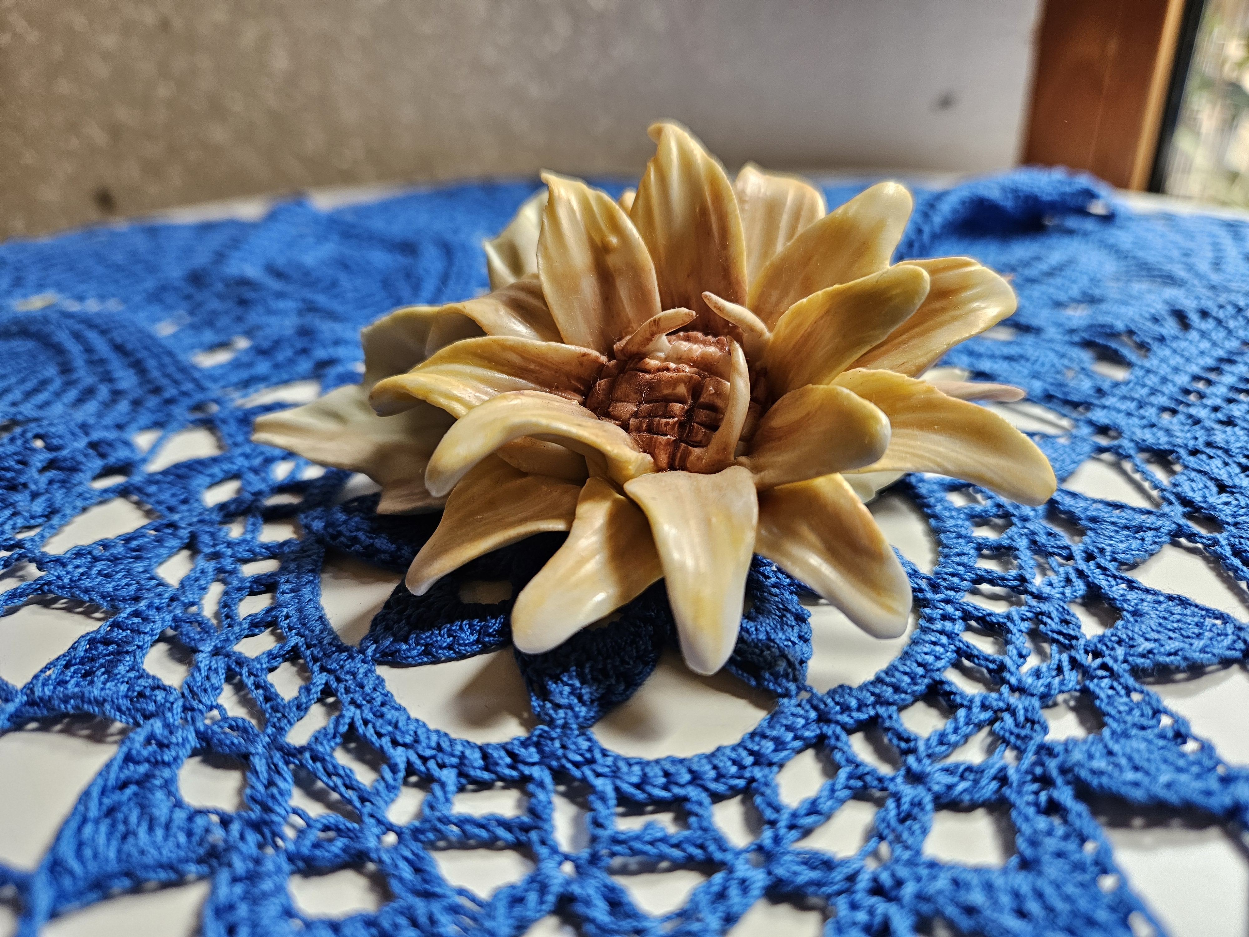 Fiore Solare - Scultura in Porcellana