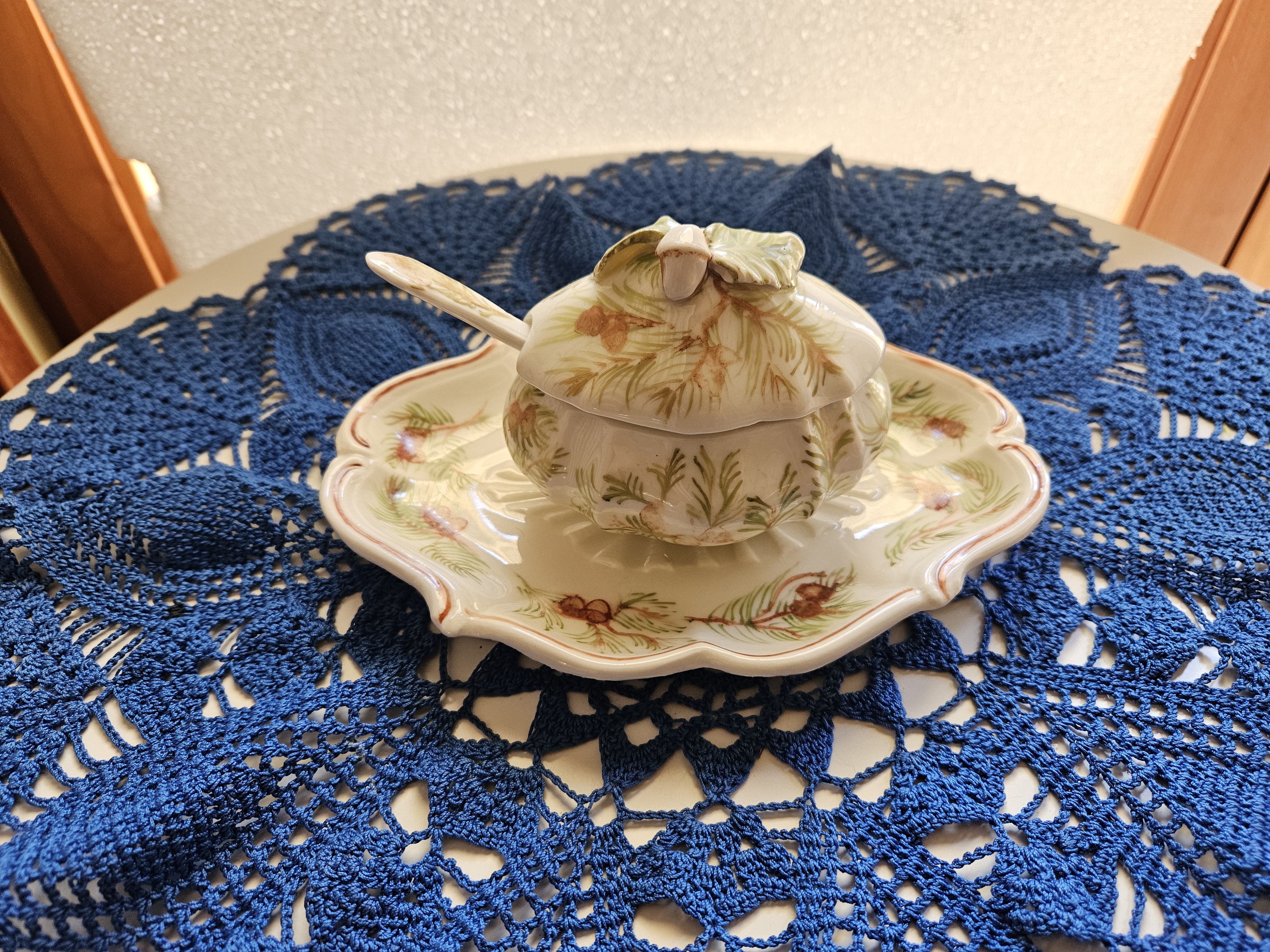 Salsiera/Zuccheriera con decoro “Pigne e Aghi di Pino”