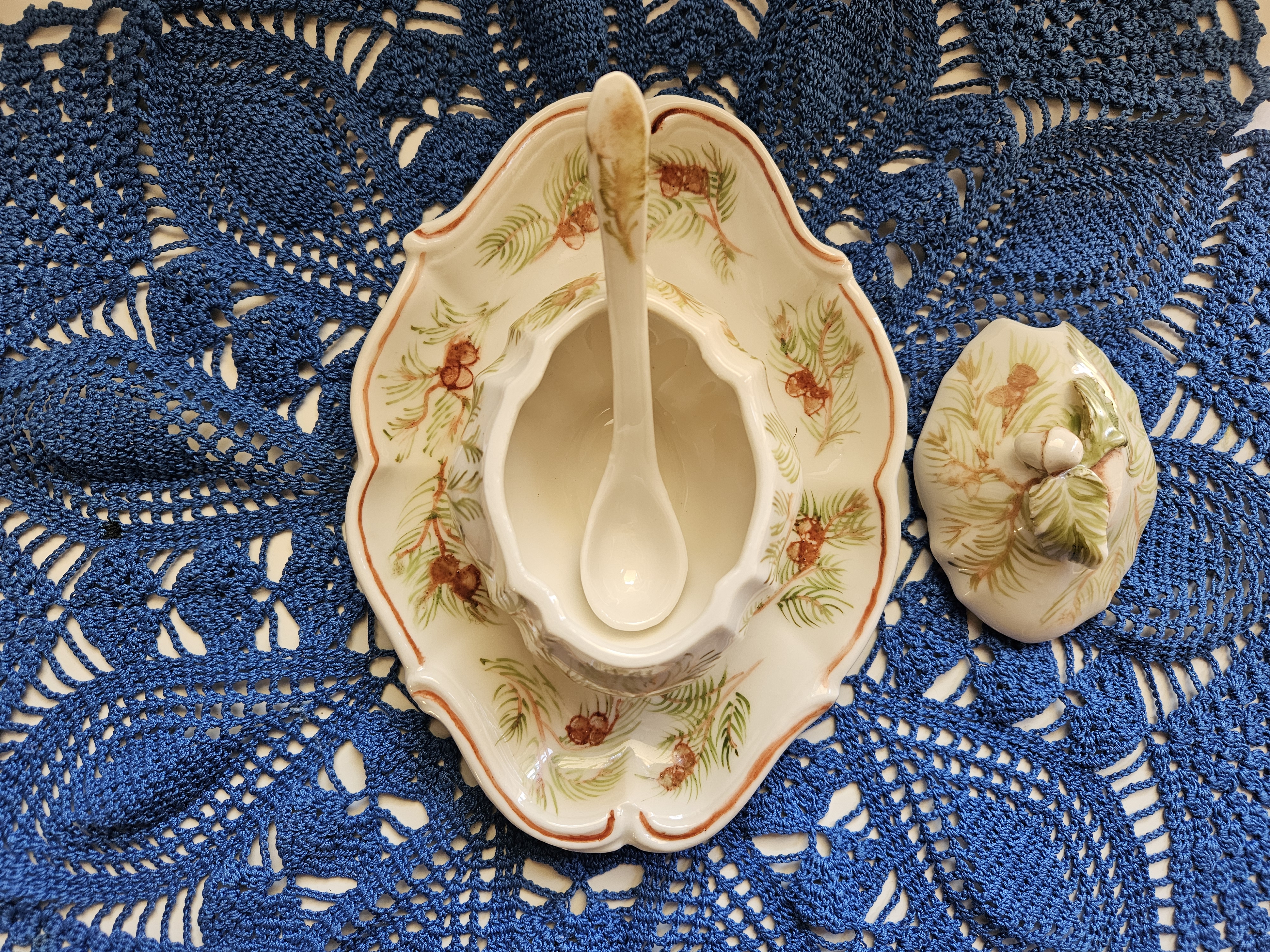 Salsiera/Zuccheriera con decoro “Pigne e Aghi di Pino”