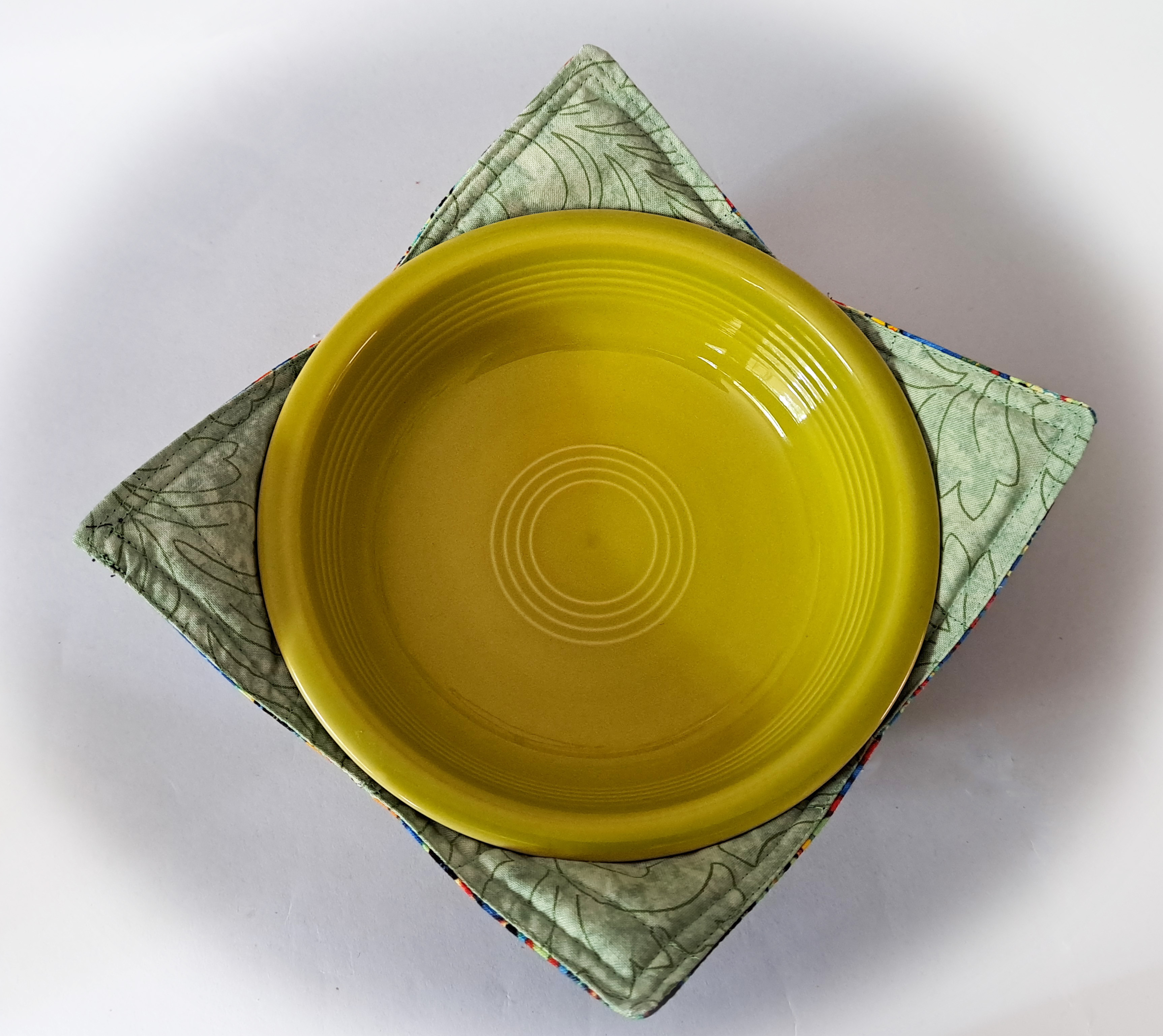 Reversible Microwave Set of 2 Bowl Cozies -  Colorful Cats (Pointed Corners Design) Reverses to Green Fabric