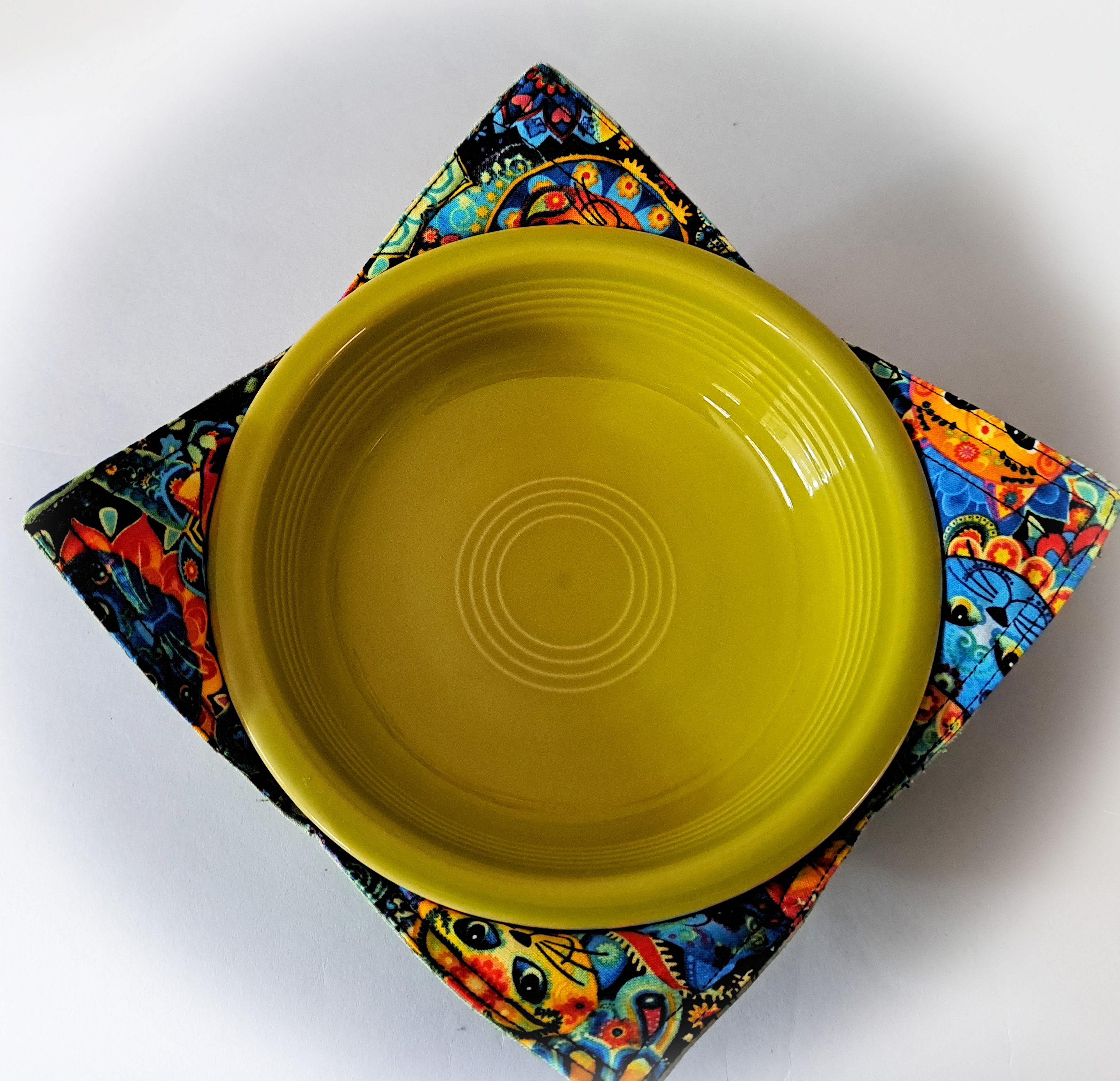 Reversible Microwave Set of 2 Bowl Cozies -  Colorful Cats (Pointed Corners Design) Reverses to Green Fabric