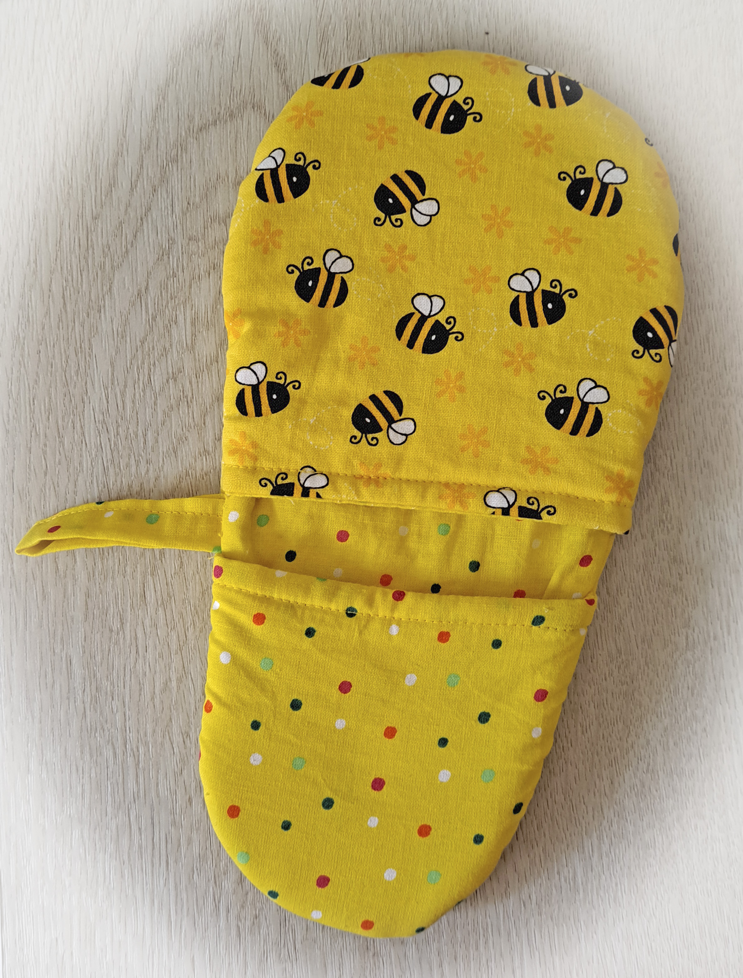 Handmade Bee-themed Mini Oven Mitt/Finger Oven MItt