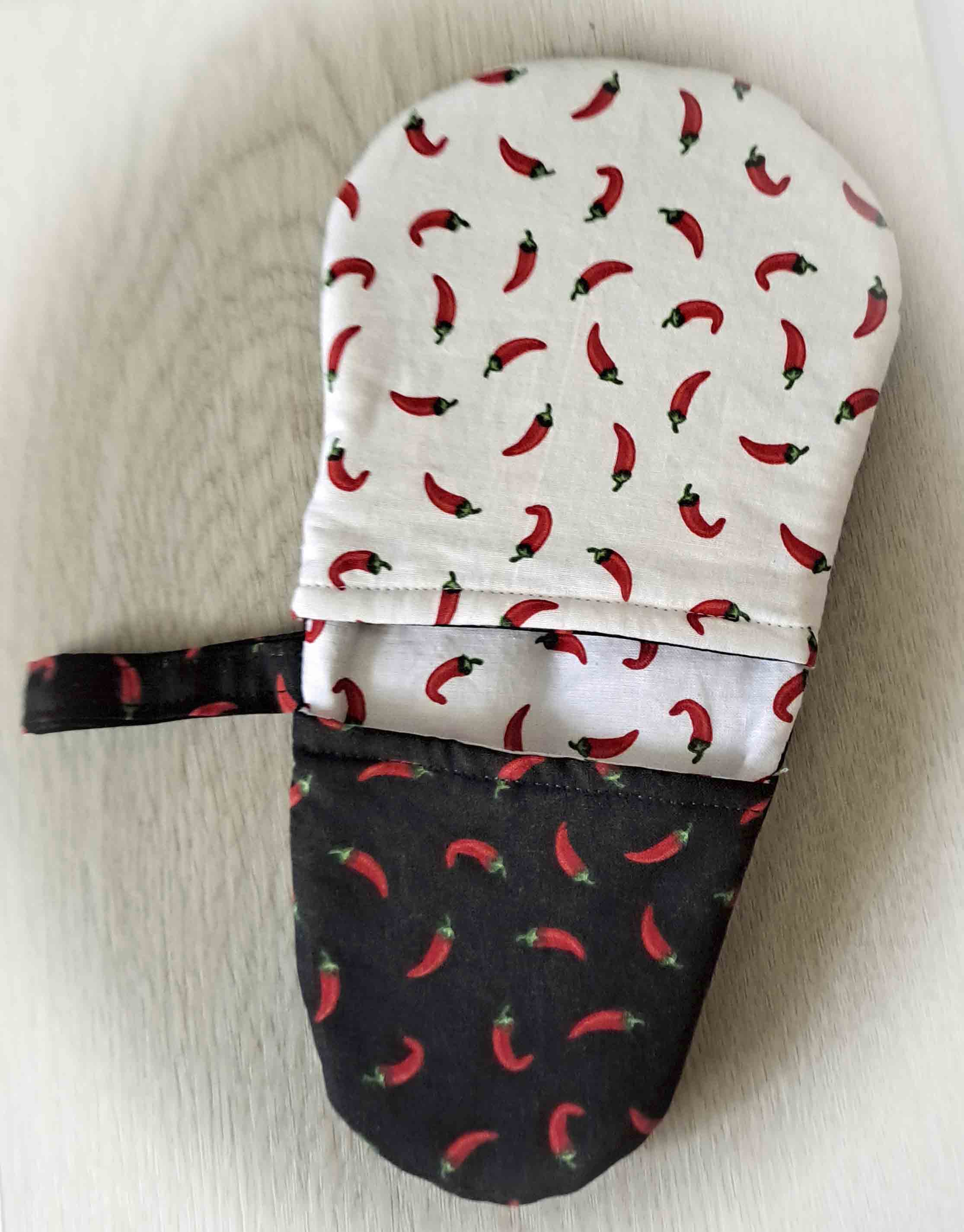 Handmade Chili Pepper Design Mini Oven Mitt/Finger Oven Mitt