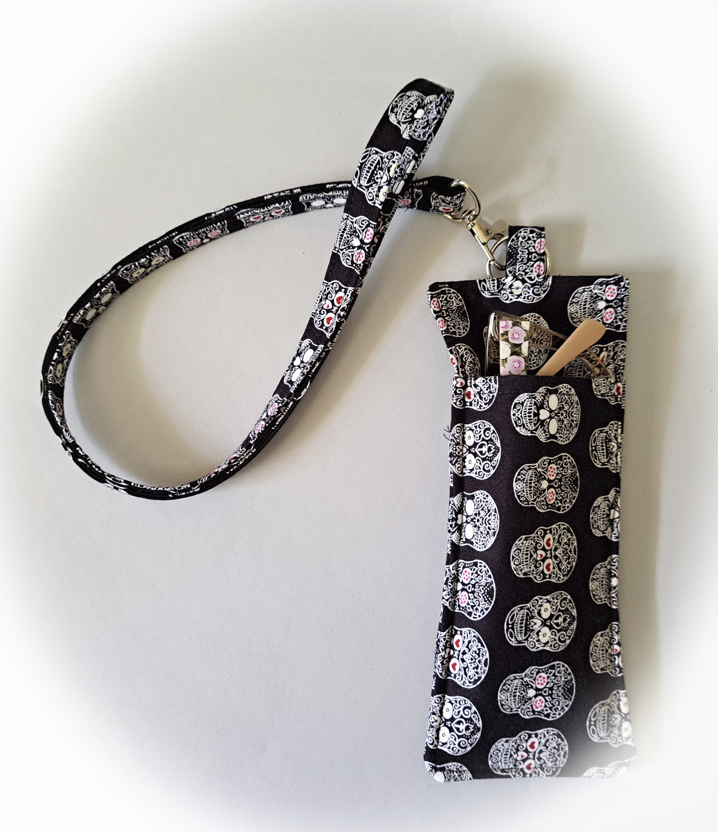 Small Black Skulls Eyeglass and Pen Holder with Matching Lanyard