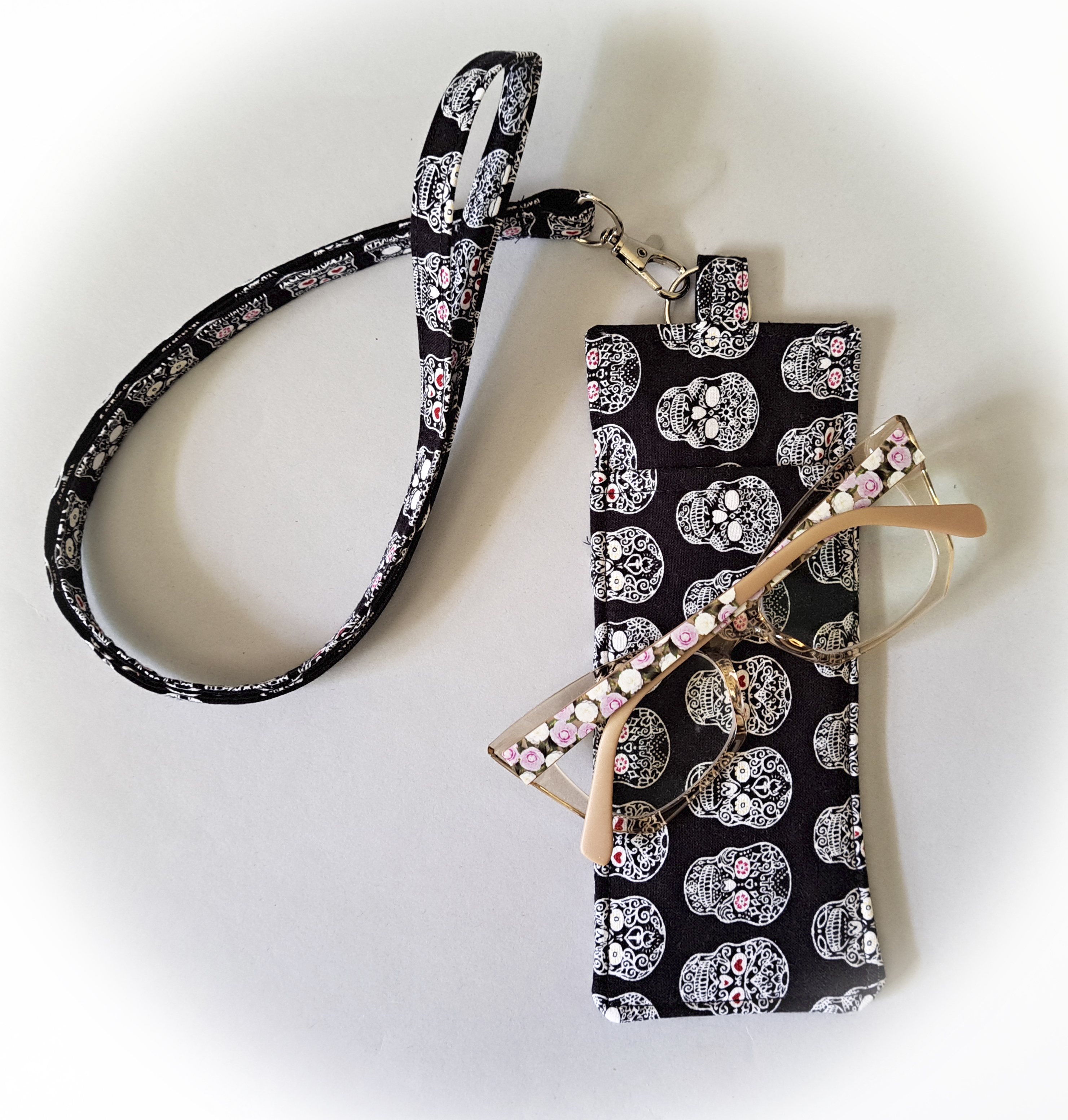 Small Black Skulls Eyeglass and Pen Holder with Matching Lanyard