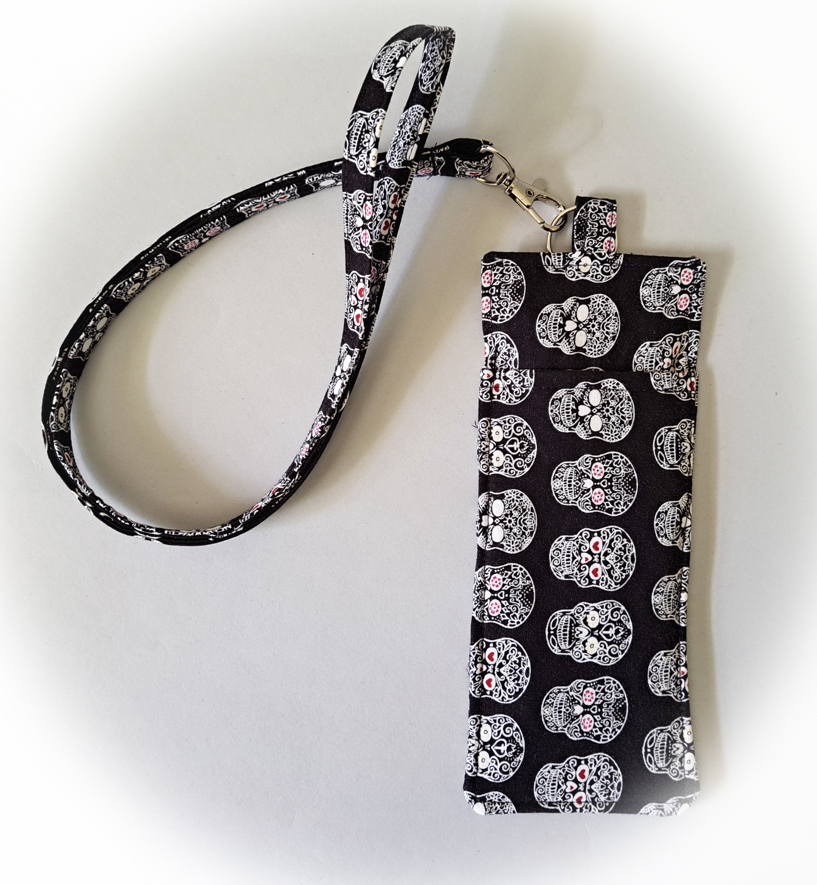 Small Black Skulls Eyeglass and Pen Holder with Matching Lanyard