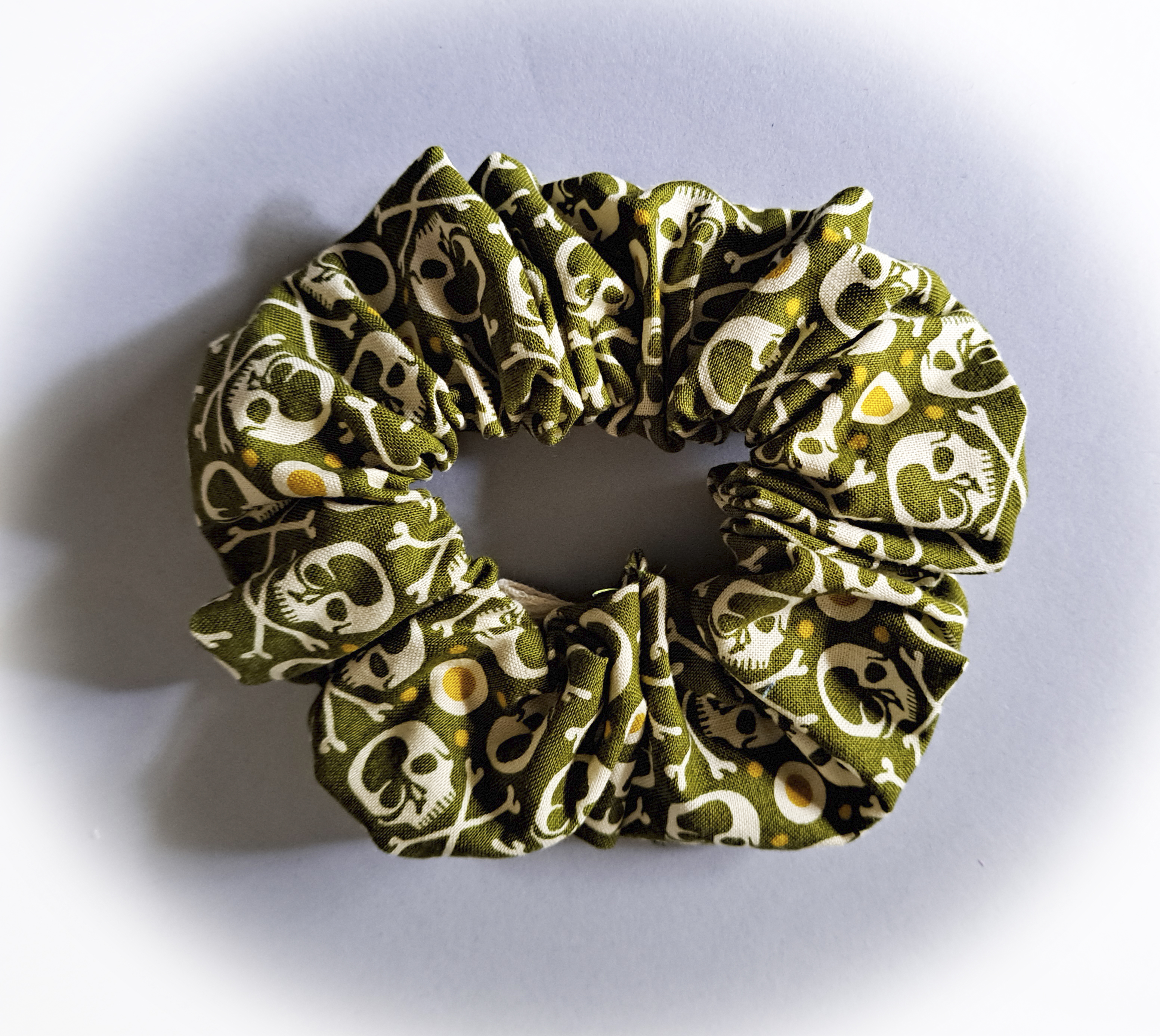 Large Green Skull Pring Scrunchie