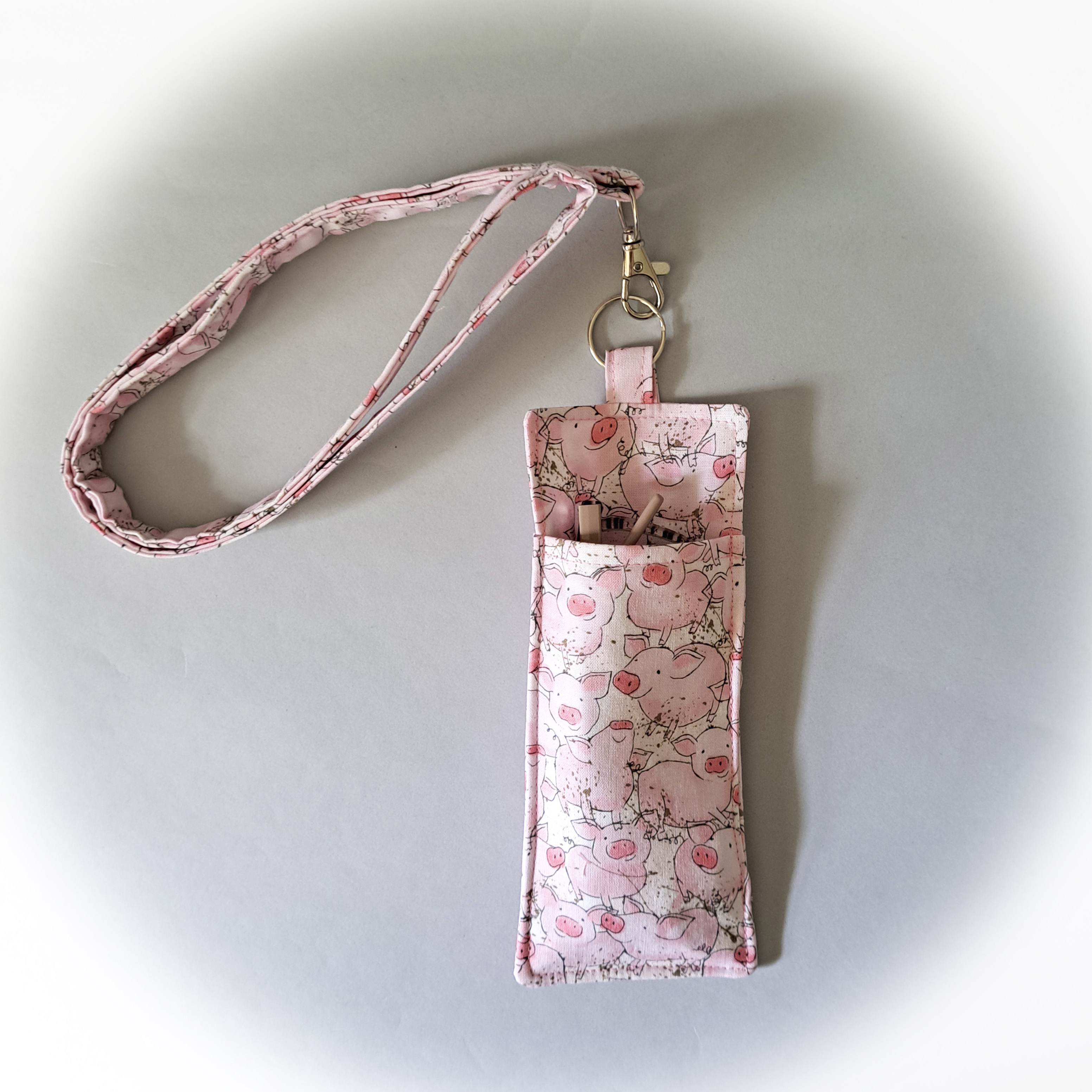 Adorable Pig Eyeglass and Pen Holder with Optional Lanyard