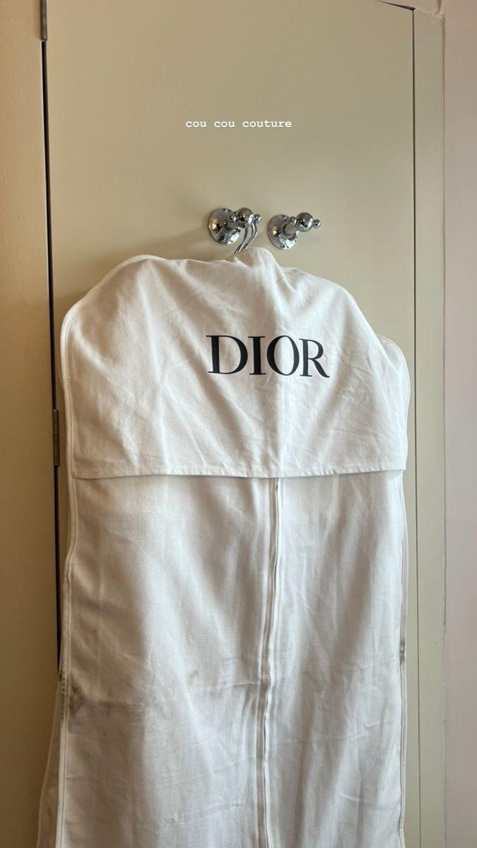 PORTA-VESTIDO