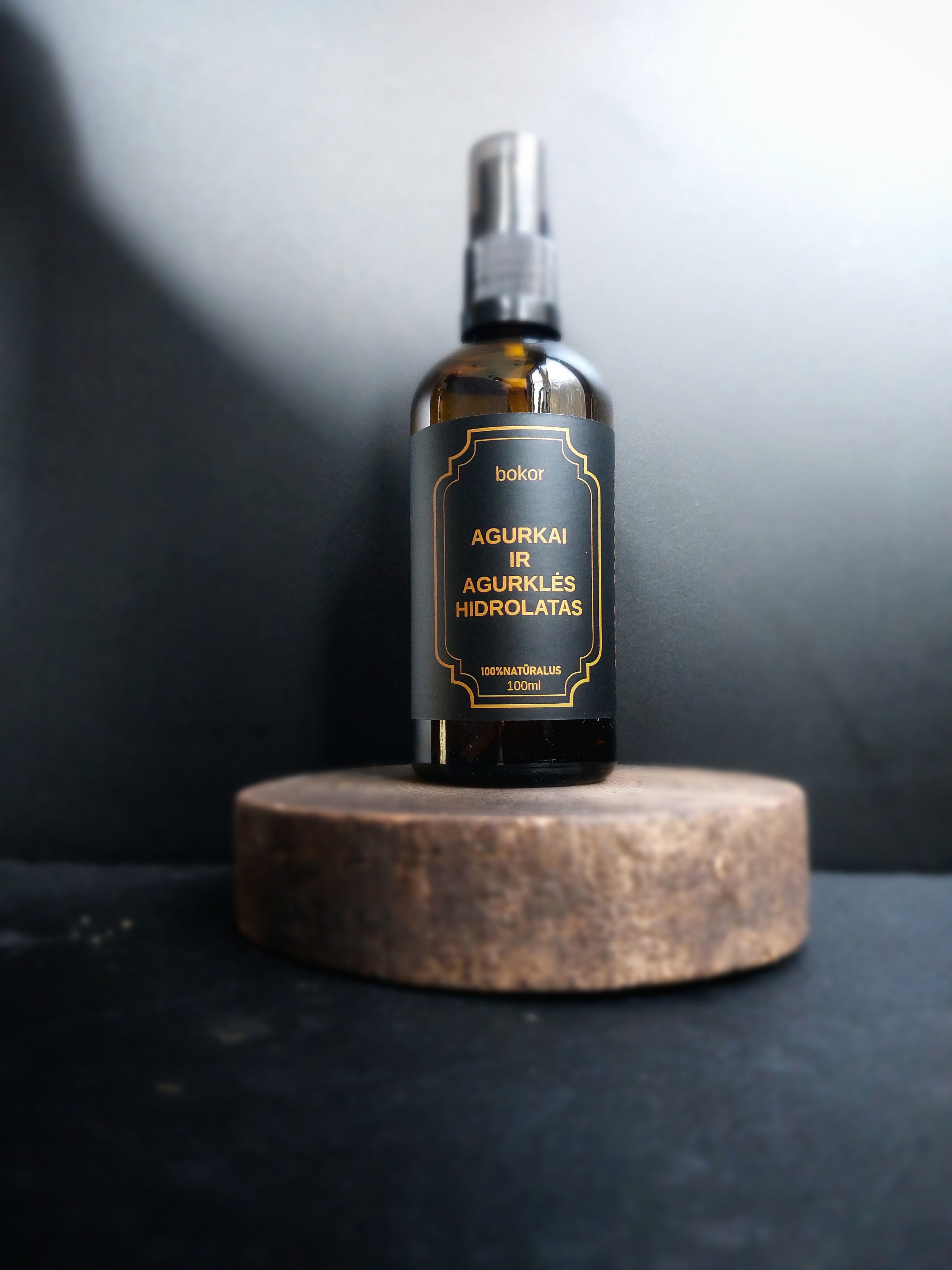 Agurkų ir agurklių hidrolatas