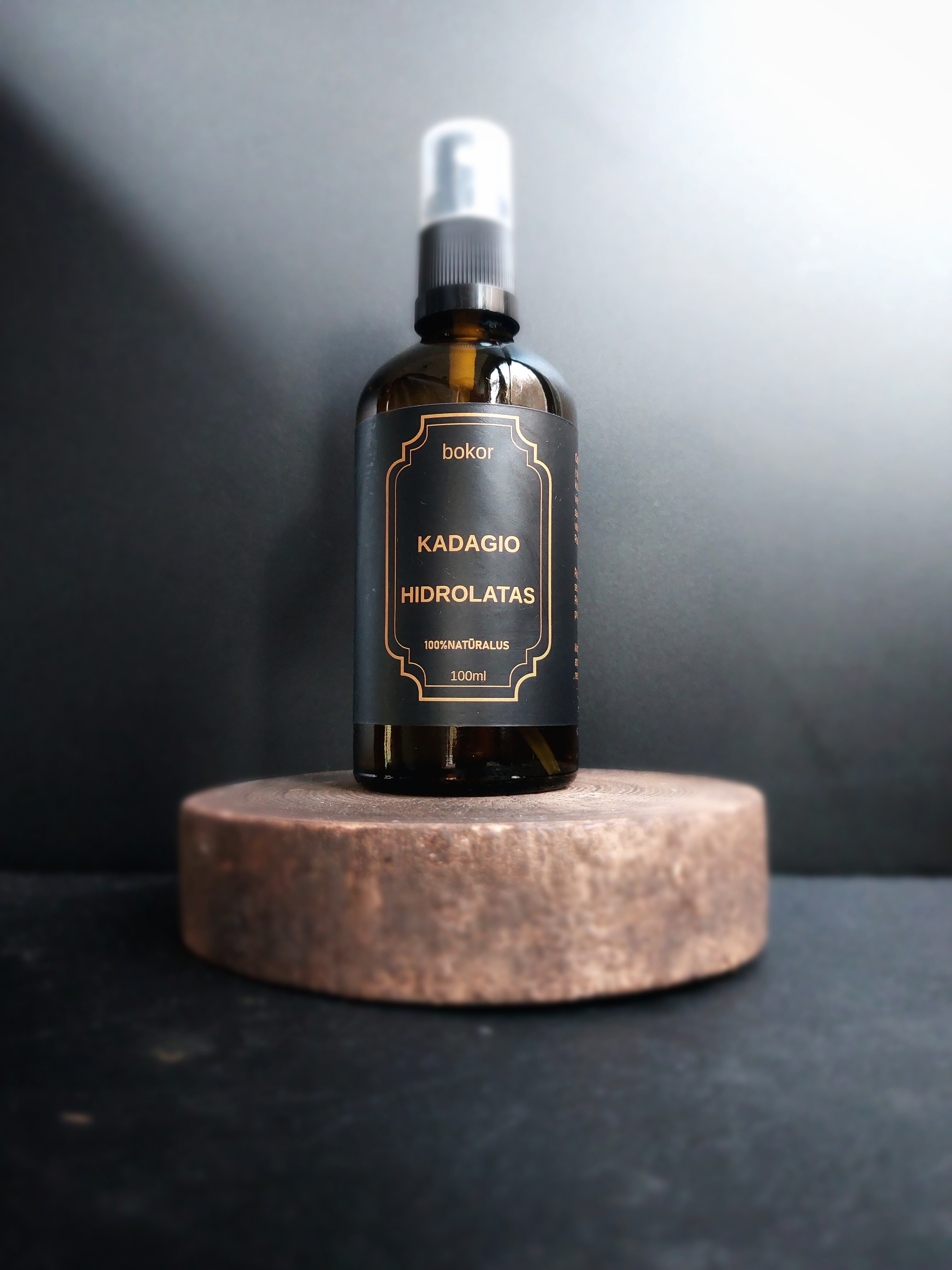 Kadagio uogų hidrolatas