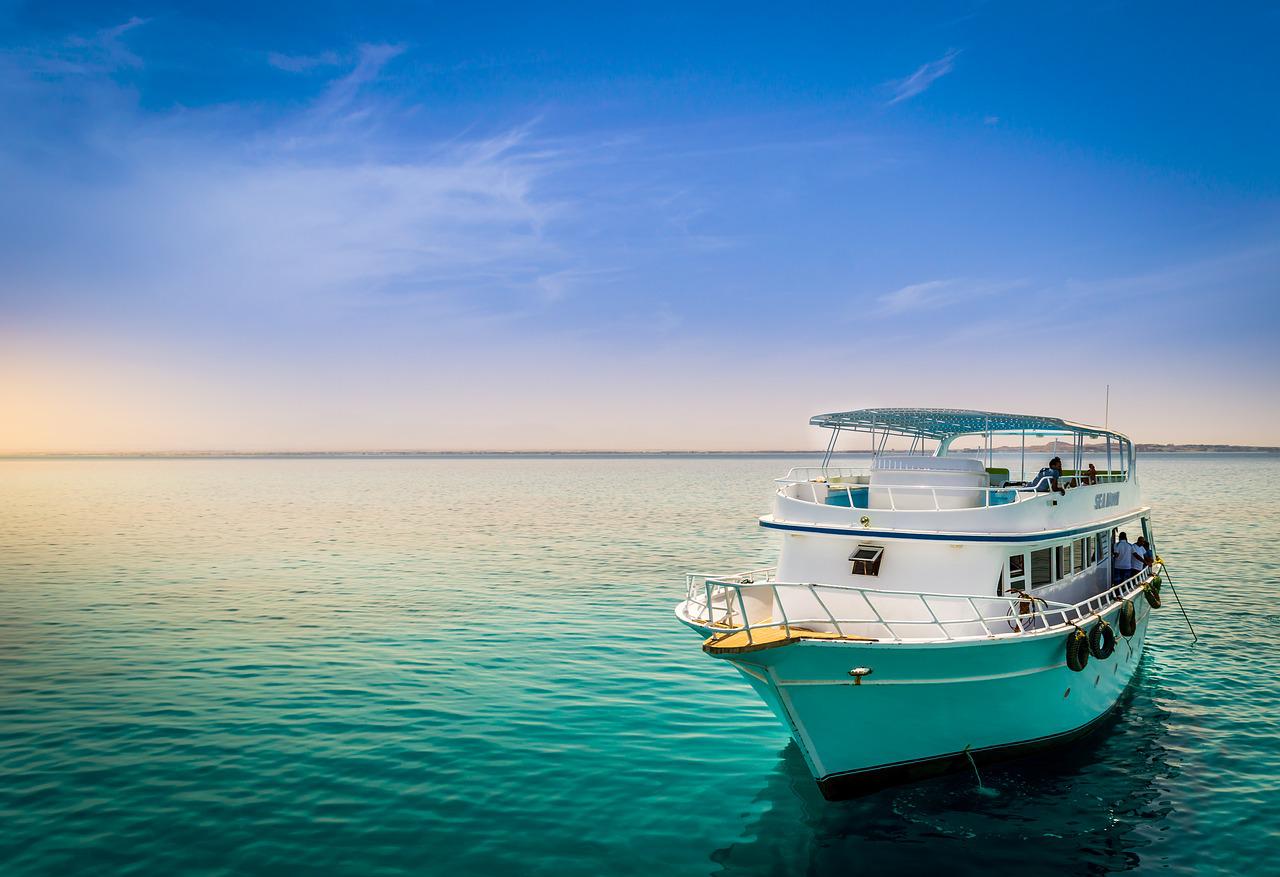 2 DAYS 4 DIVES BY BOAT