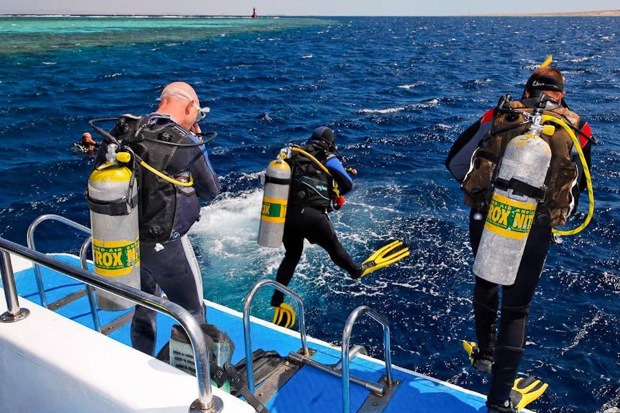 3 DAYS 6 DIVES BY BOAT