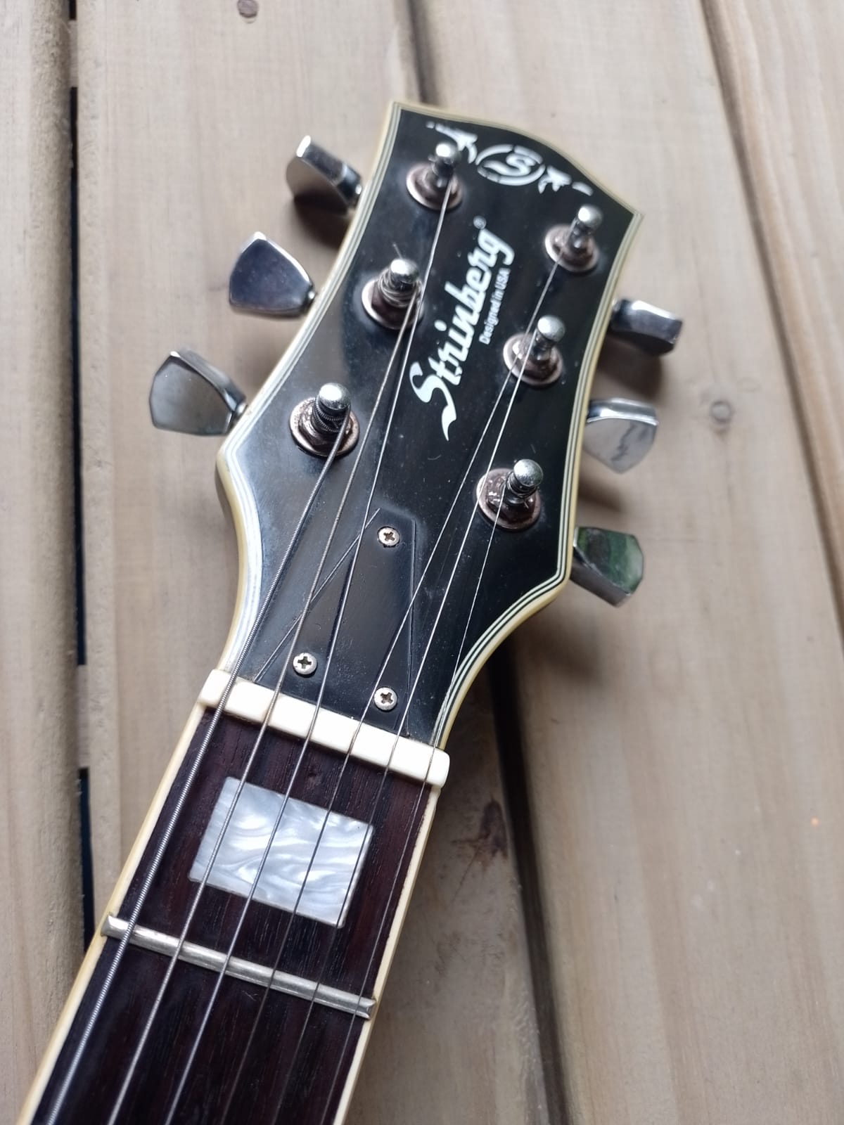 Guitarra Les Paul Strinberg CLP79