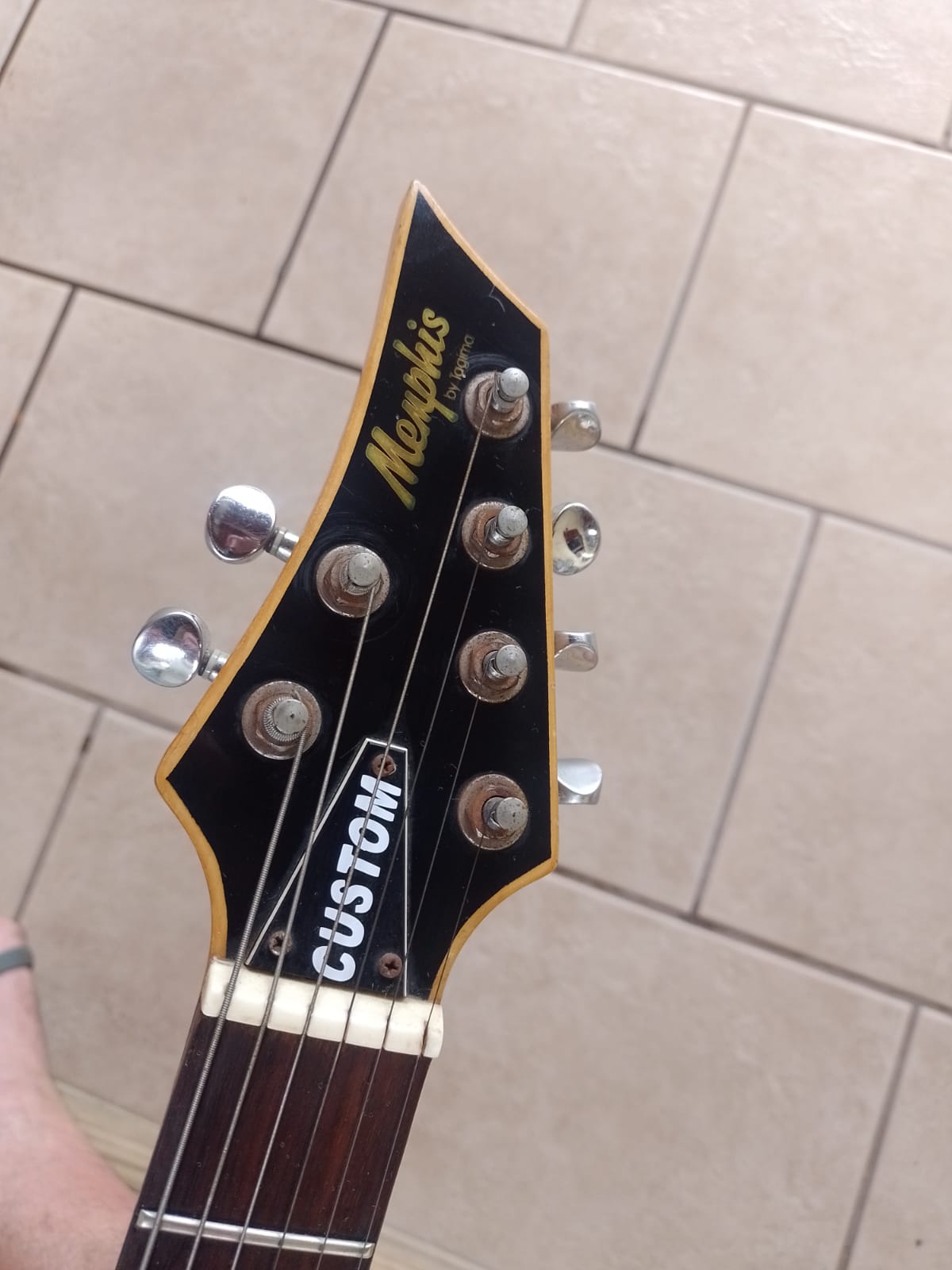 Guitarra Memphis Tagima Chaves