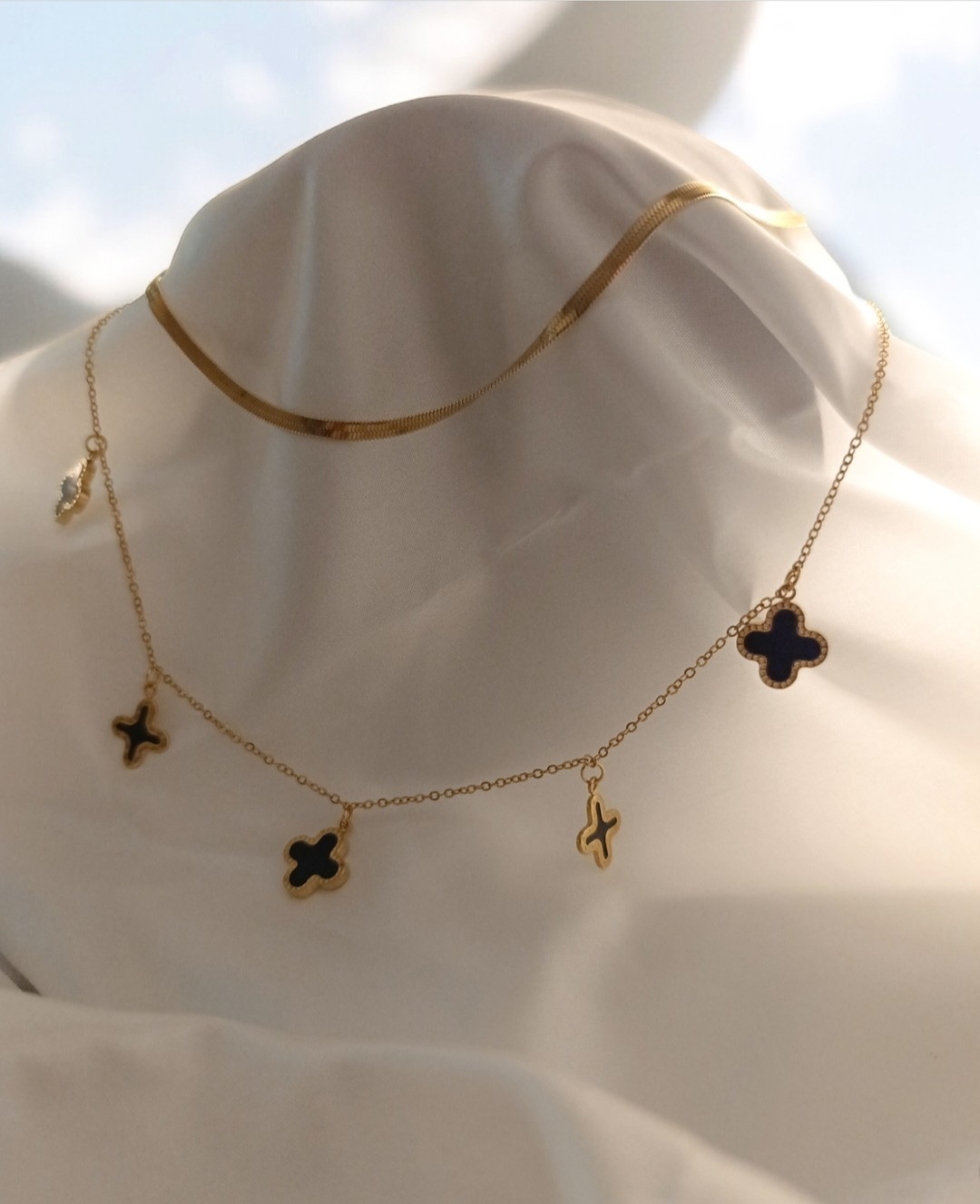 Double Layered Clover Necklace 