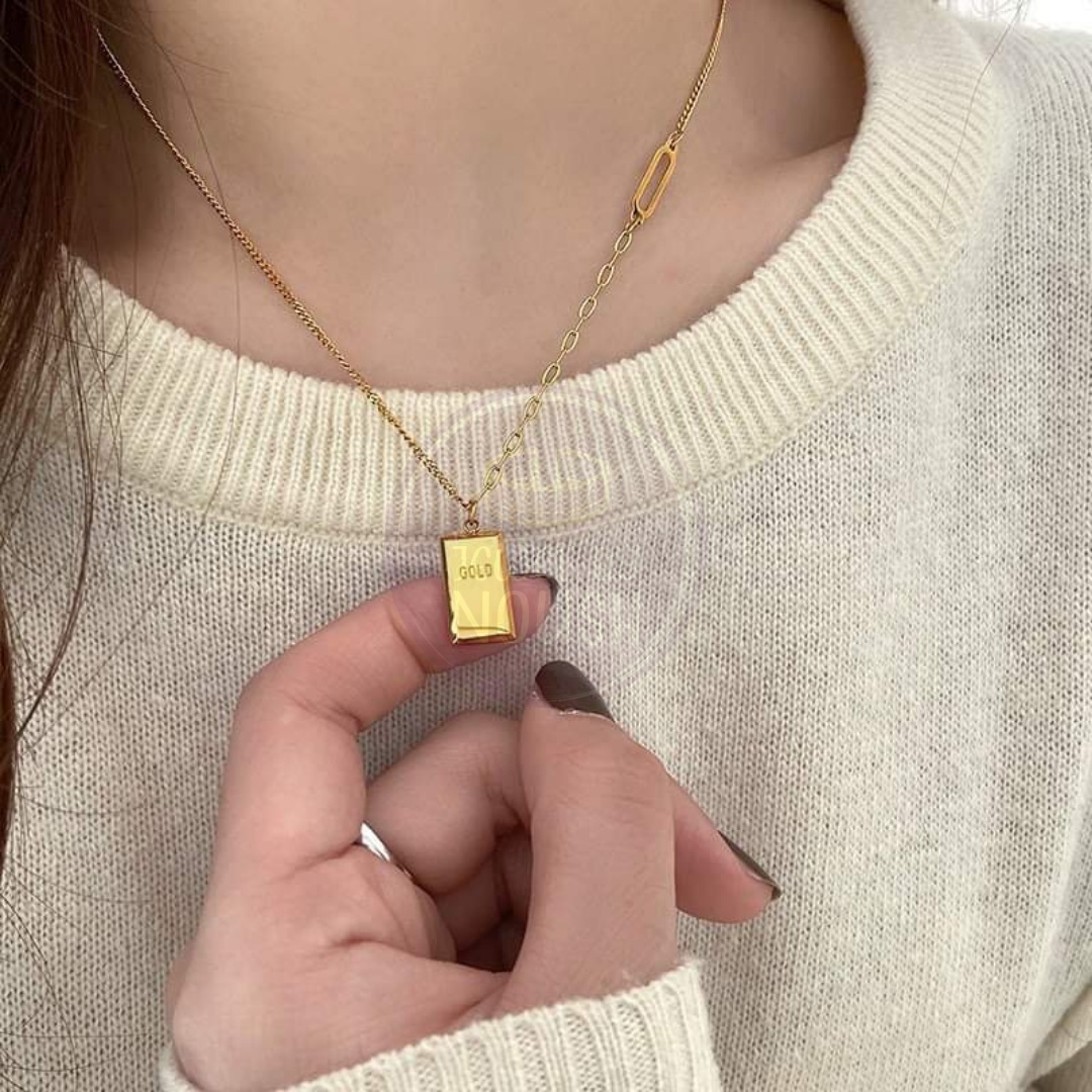 Gold Bar Pendant Necklace