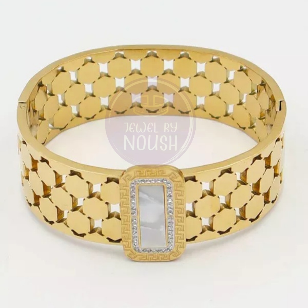 Chic Gold Stretch Bracelet with Geometric Design