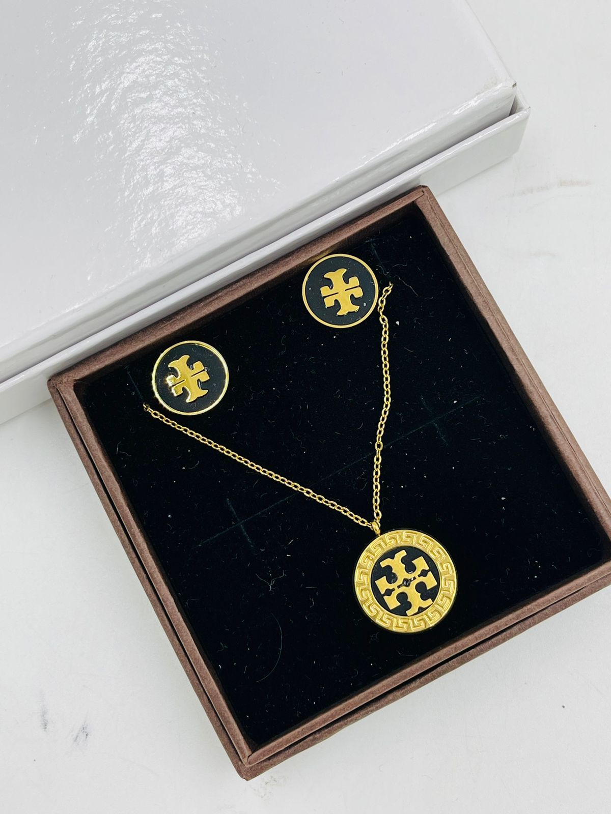 Designer Gold Pendant & Earrings