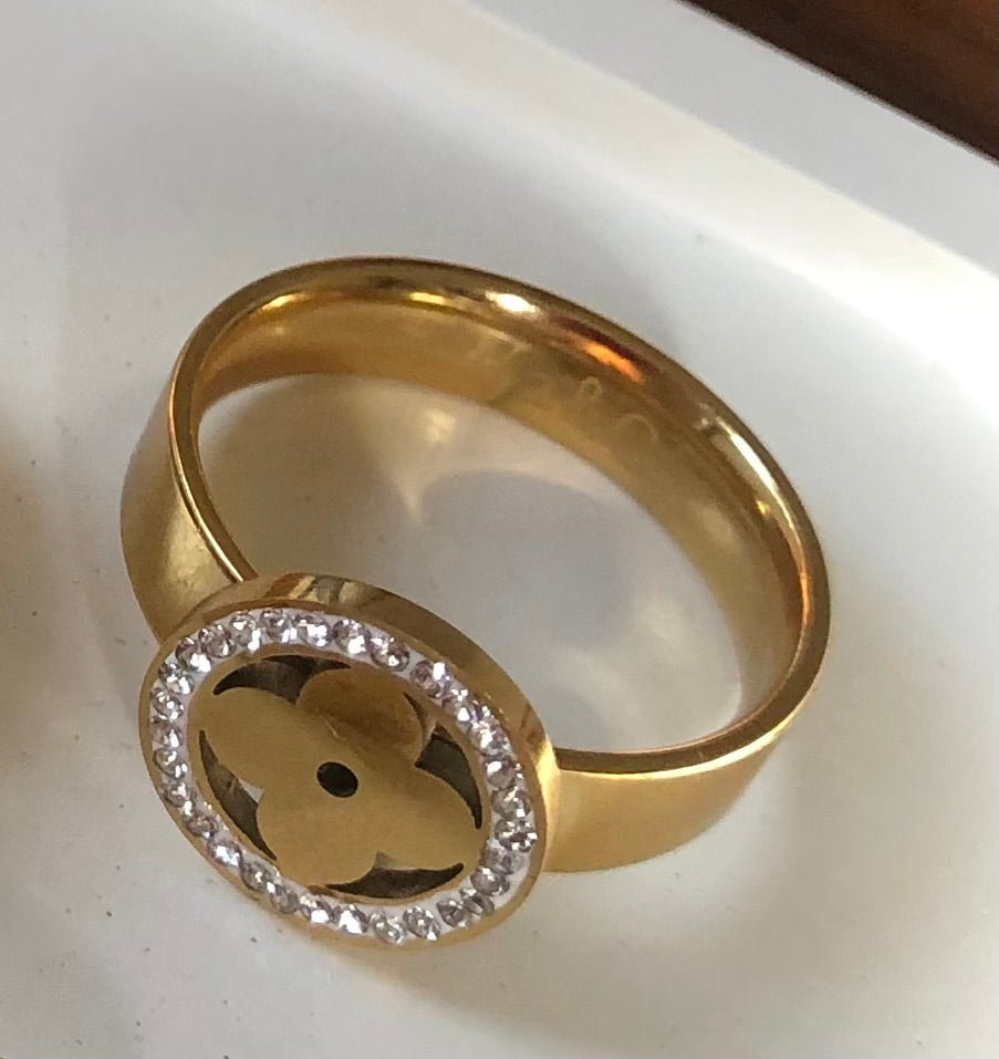 Enchanted Clover Gemstone Ring