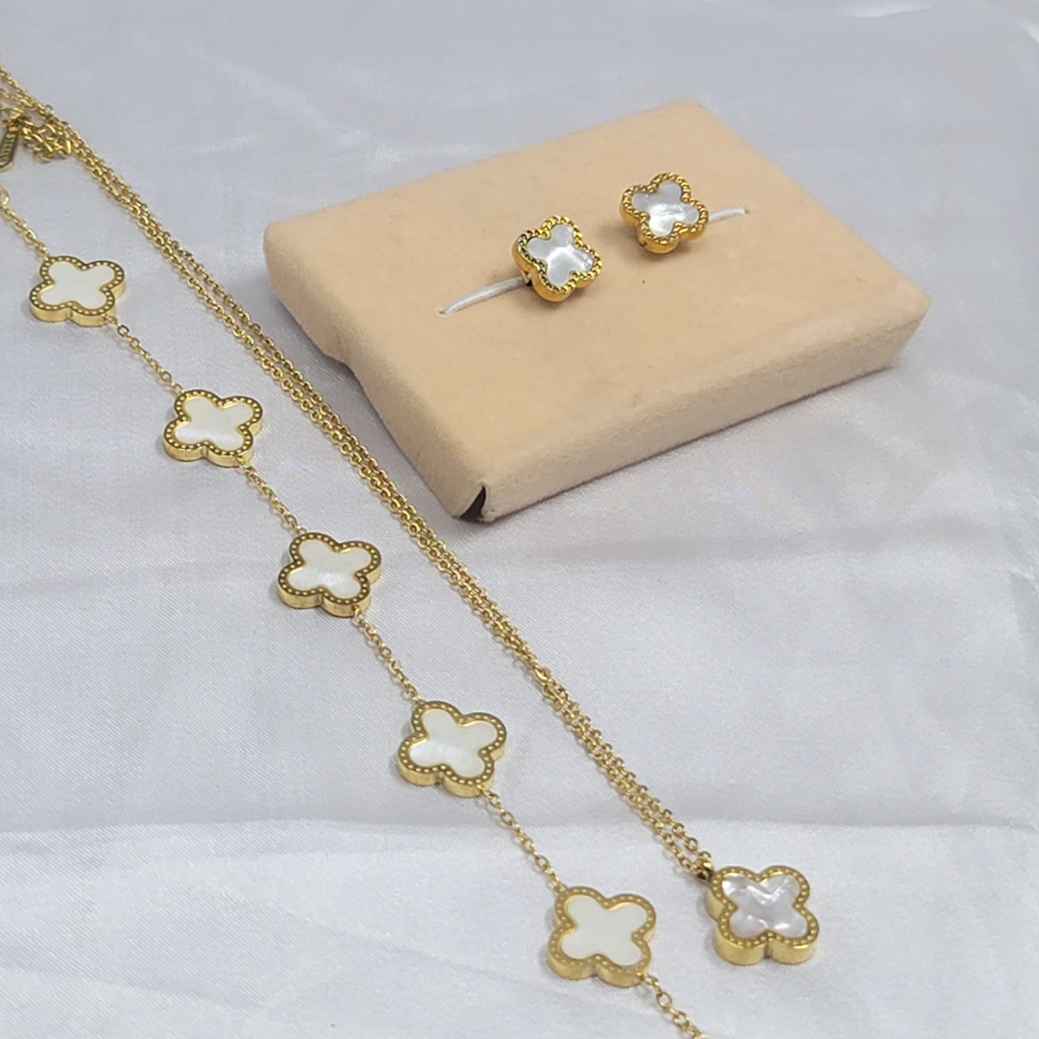 Clover Charm Elegance Set (3 PC)
