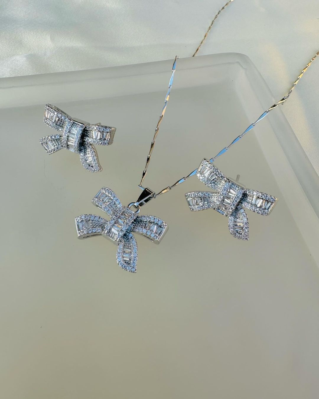 Gemstone Bow Pendant Set