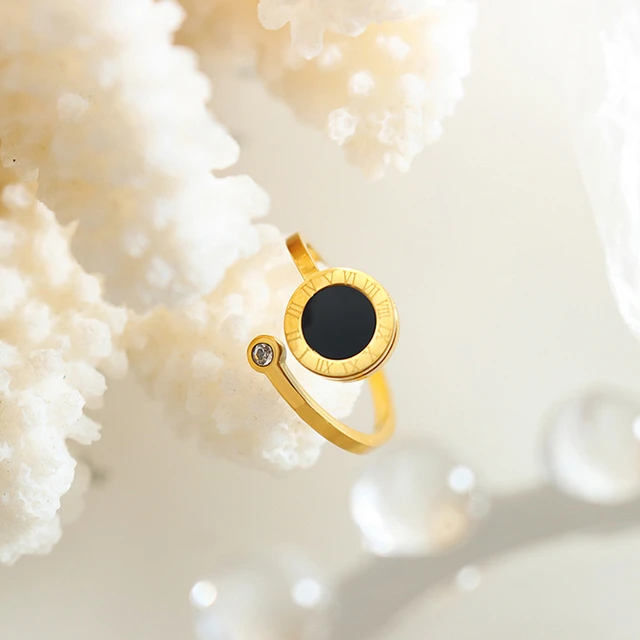 Roman Curve with Stone Ring