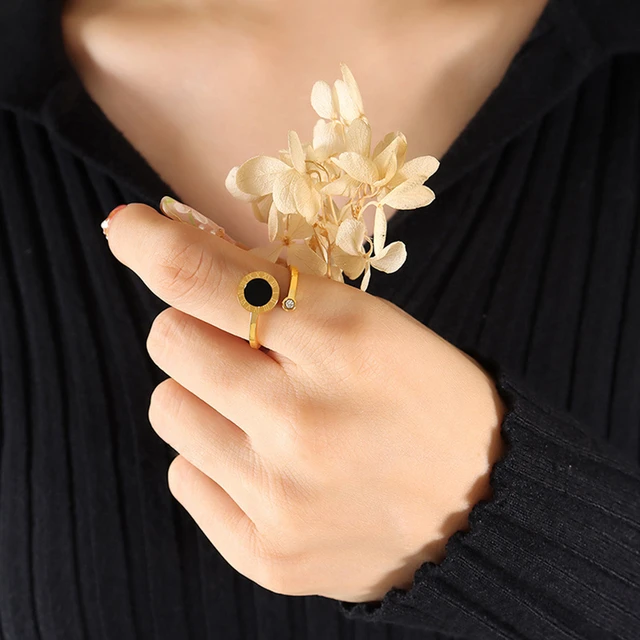 Roman Curve with Stone Ring