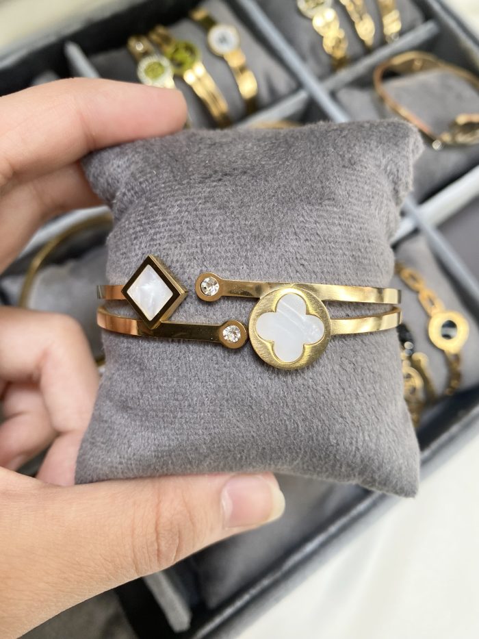 White Ace & Floral Bracelet