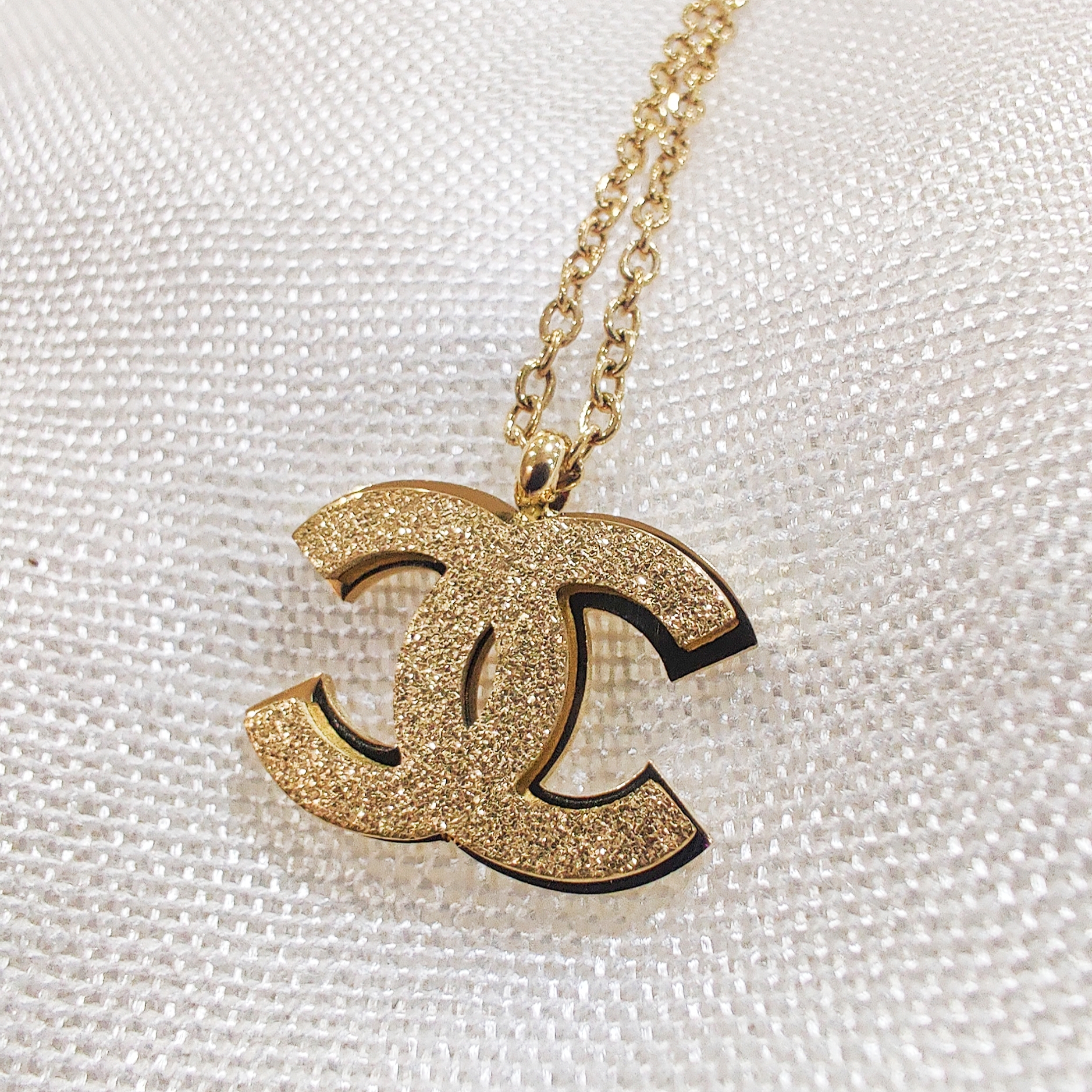 Golden Interlocking Pendant Necklace