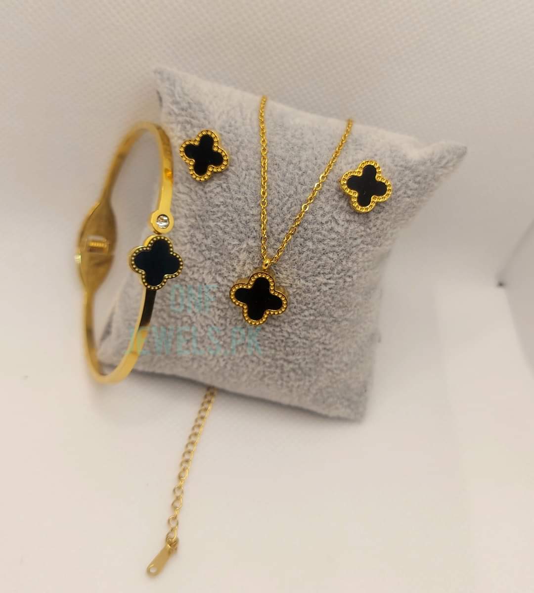 Lucky Clover Set with Bangle and Bracelet