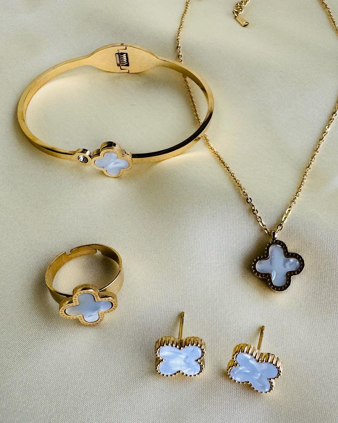 Elegant Four-Leaf Clover Jewelry Combo Set
