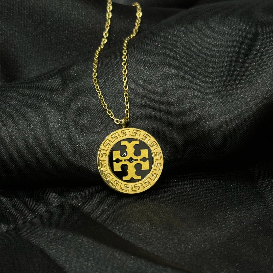  Elegant Gold Filigree Pendant Inspired by Torry