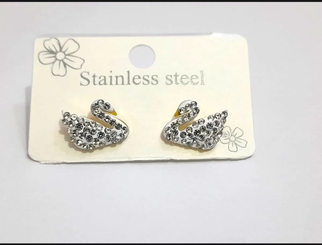 Elegant Swan Duck Stud Earrings